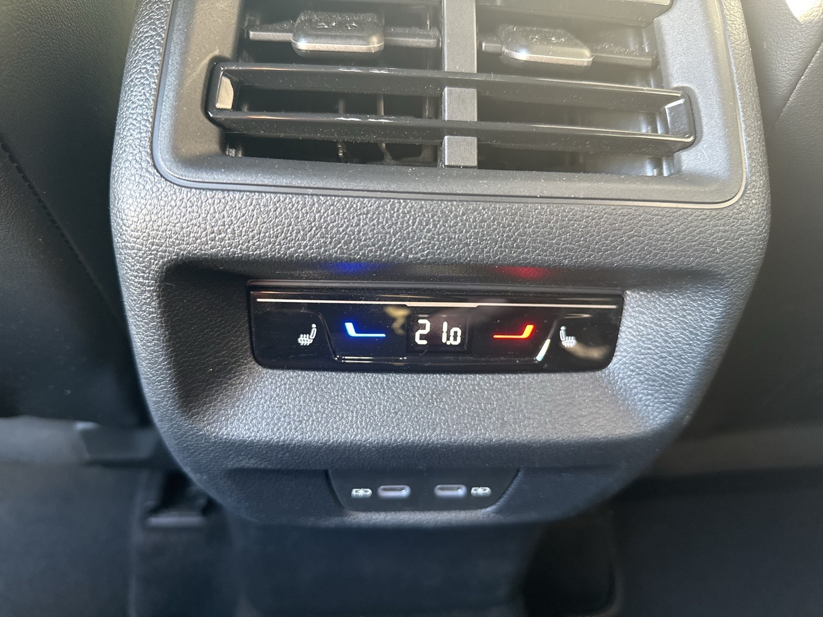 Volkswagen Tiguan 1.5 HYBRID R-LINE AHK 360°CAM ACC NAVI