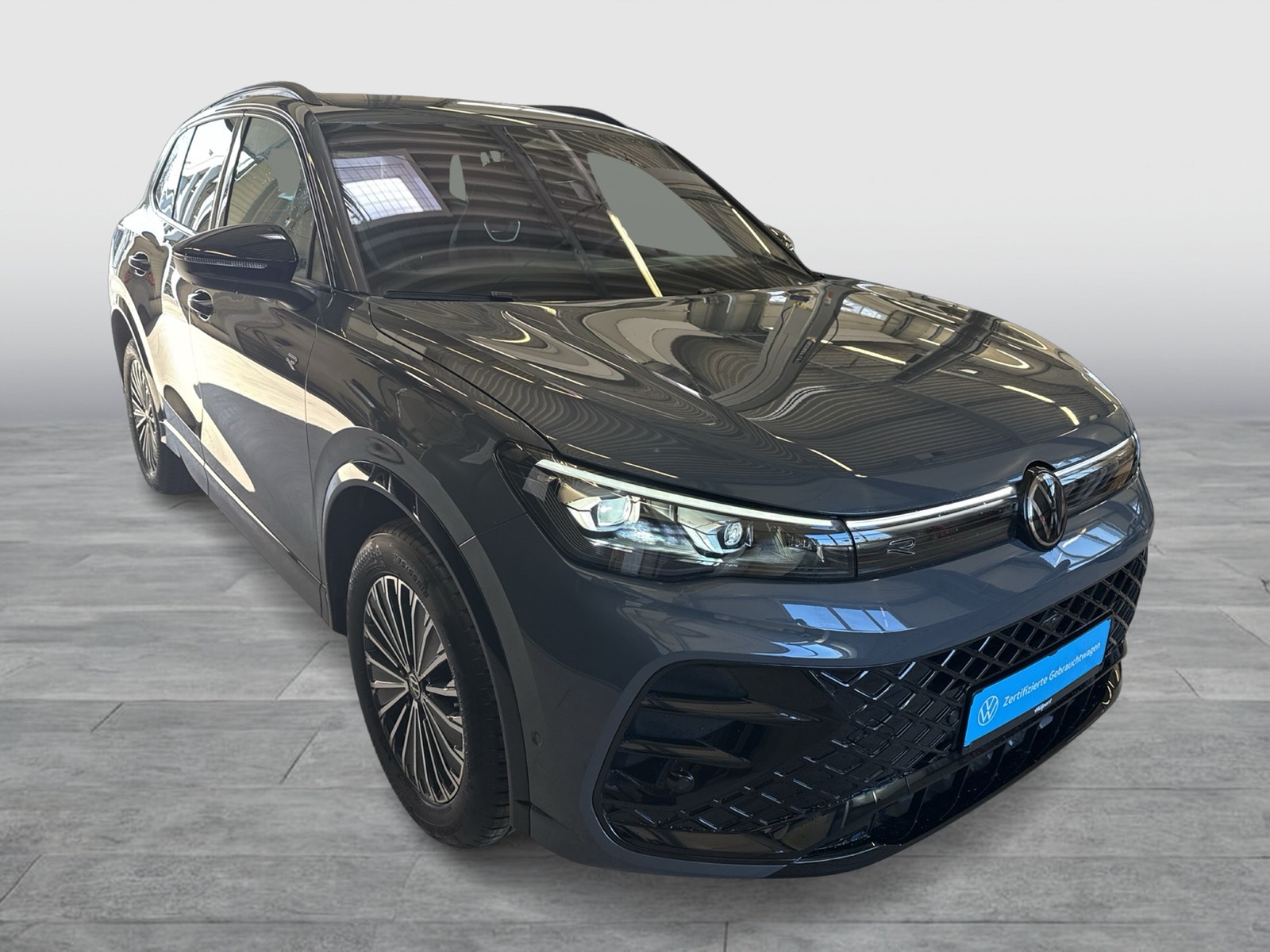 Volkswagen Tiguan 1.5 HYBRID R-LINE AHK 360°CAM ACC NAVI