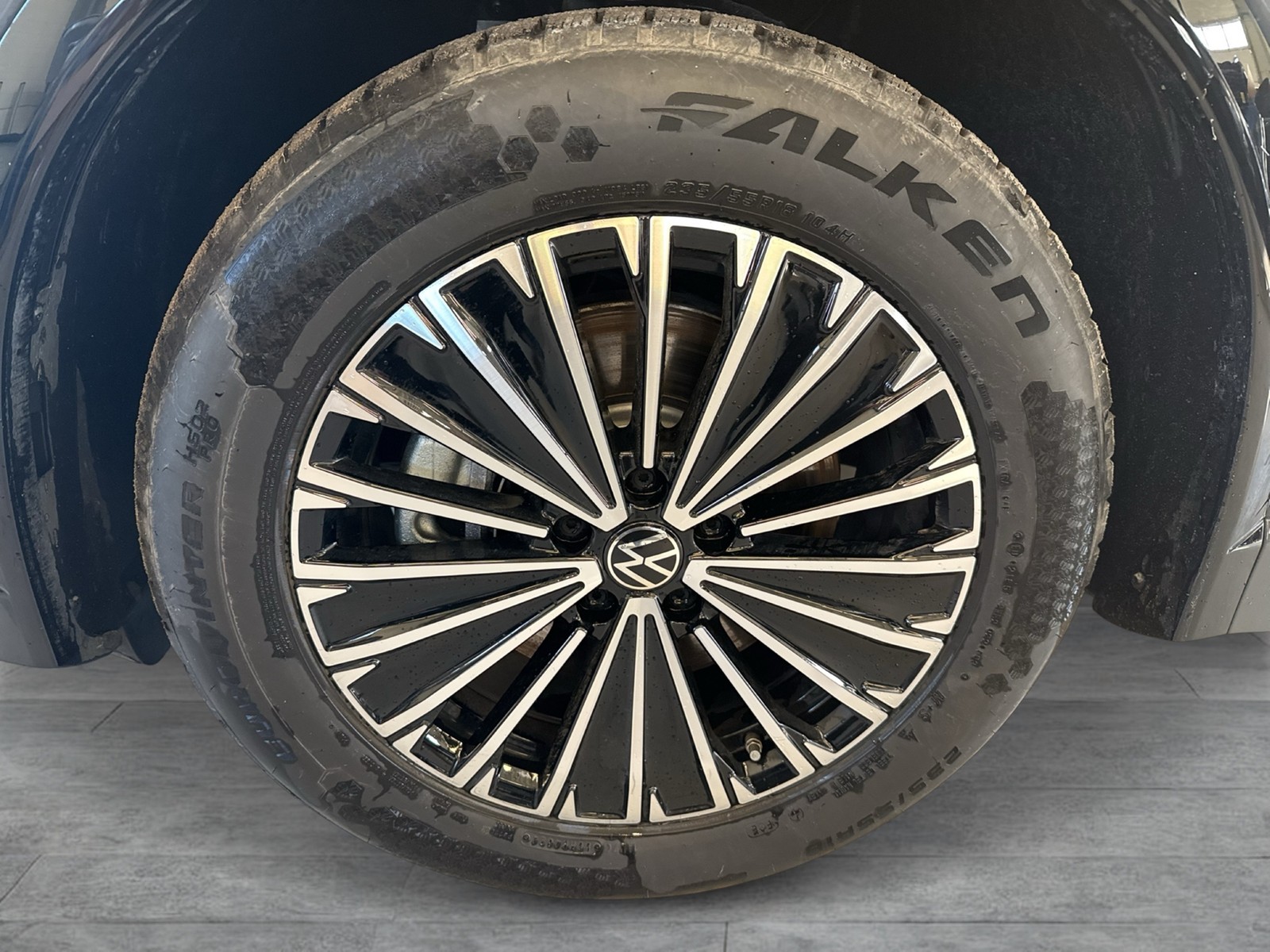 Volkswagen Tiguan 1.5 HYBRID R-LINE AHK 360°CAM ACC NAVI