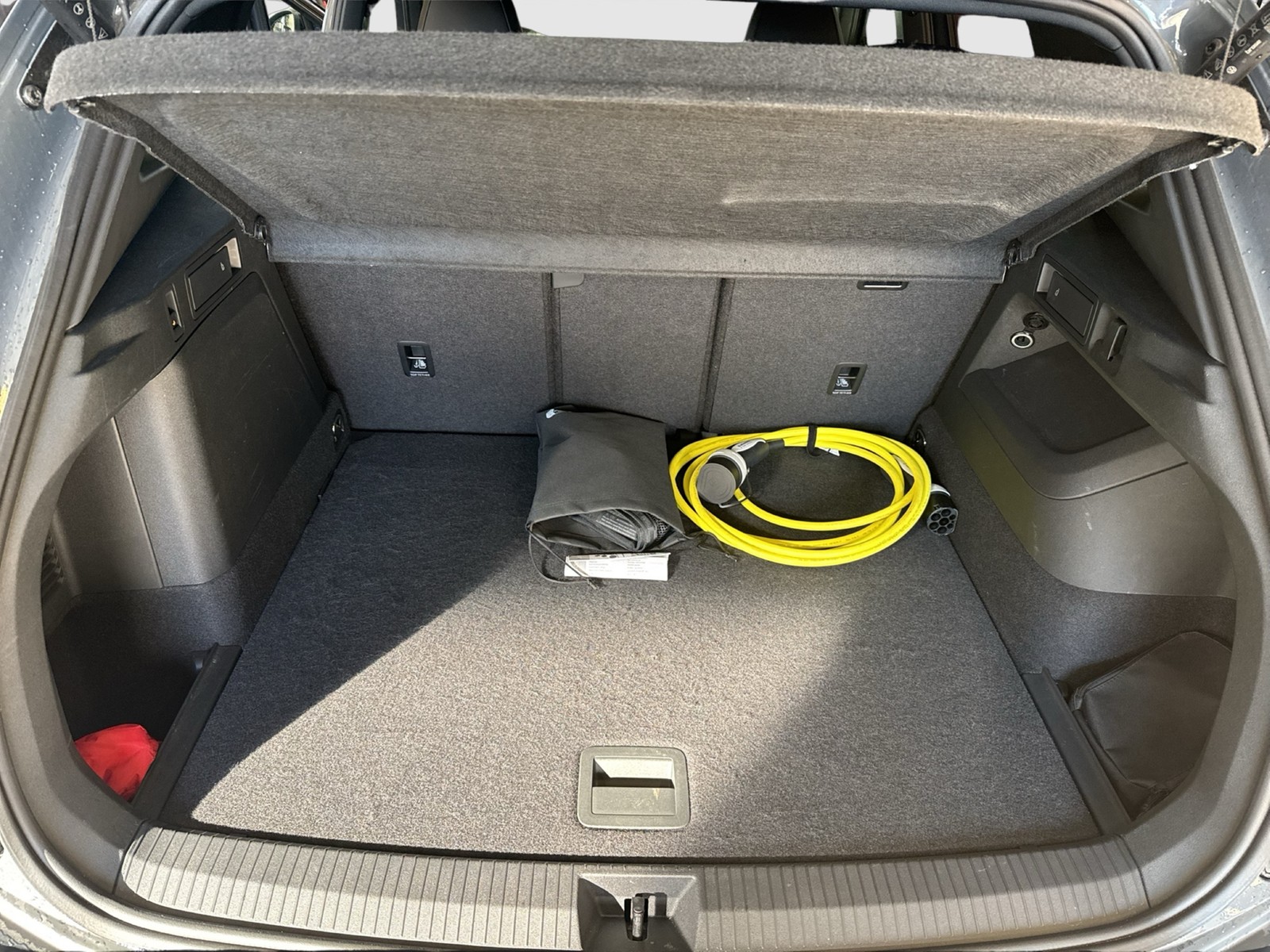 Volkswagen Tiguan 1.5 HYBRID R-LINE AHK 360°CAM ACC NAVI