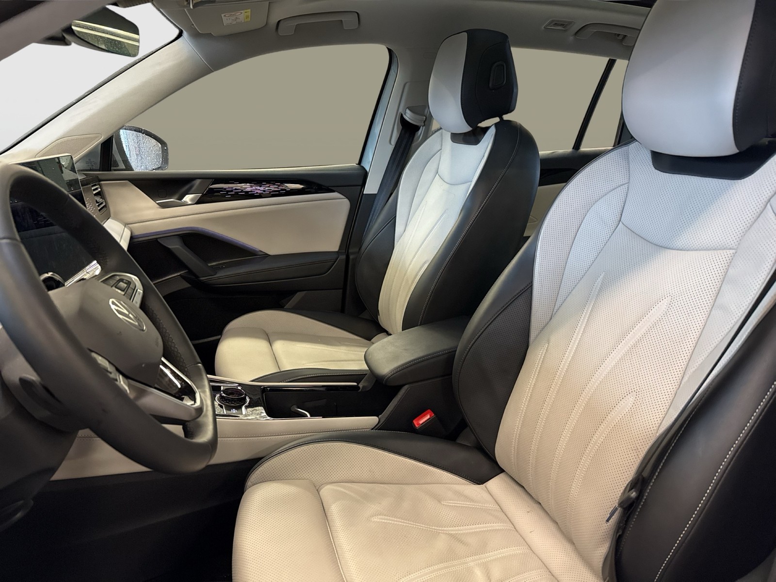 Volkswagen Tiguan 2.0 ELEGANCE 4X4 LEDER PANO AHK CAM