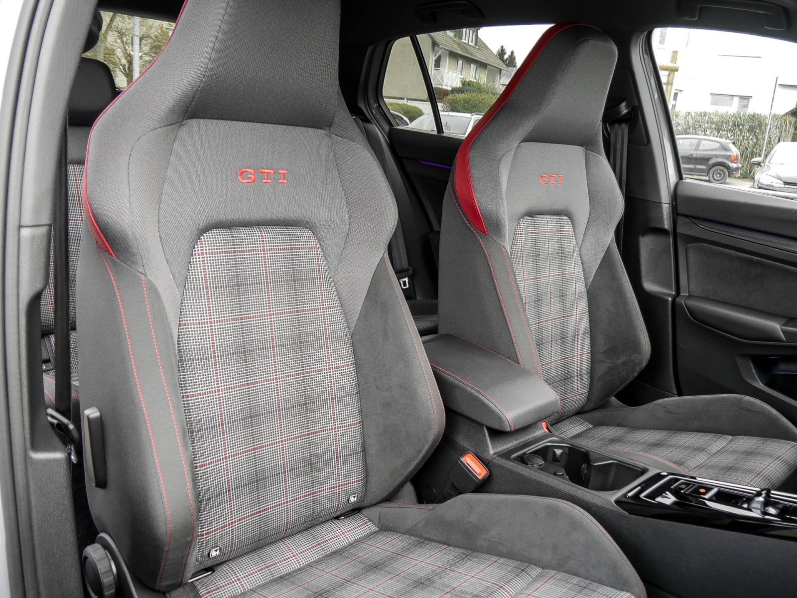 Volkswagen Golf VIII 2.0 GTI CAM ACC LM19 NAVI SITZHEIZUNG