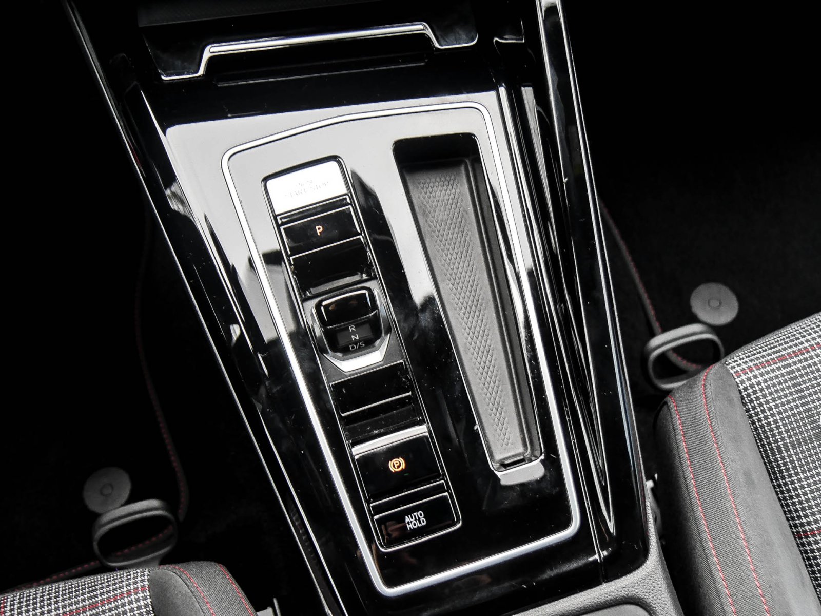 Volkswagen Golf VIII 2.0 GTI CAM ACC LM19 NAVI SITZHEIZUNG