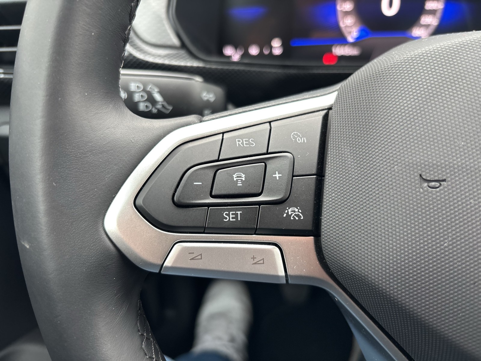 Volkswagen T-Cross 1.0 LIFE ACC ALU CARPLAY SITZHEIZUNG LED