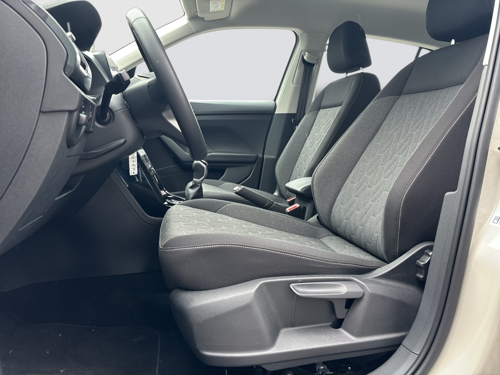 Volkswagen T-Cross 1.0 LIFE ACC ALU CARPLAY SITZHEIZUNG LED