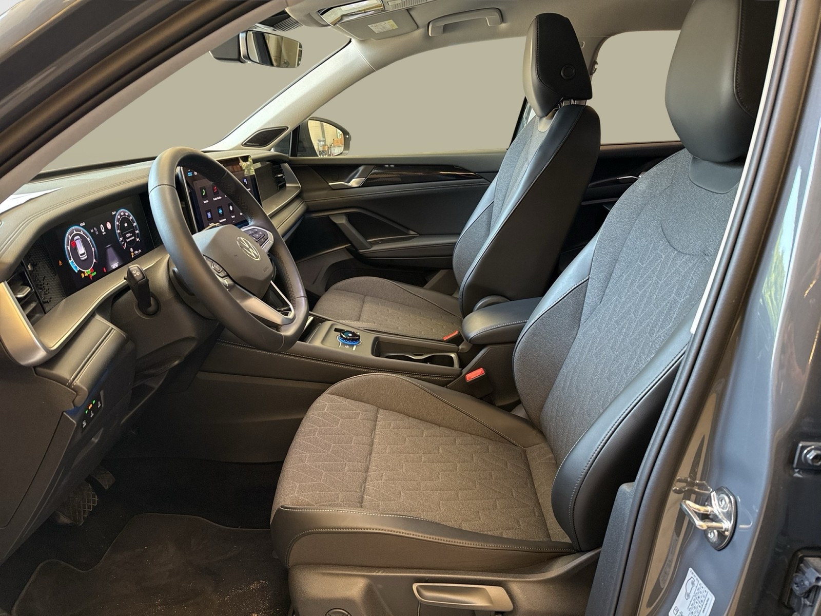 Volkswagen Tayron 1.5 eTSI LIFE 7SITZE HARMANKARDON AHK CAM