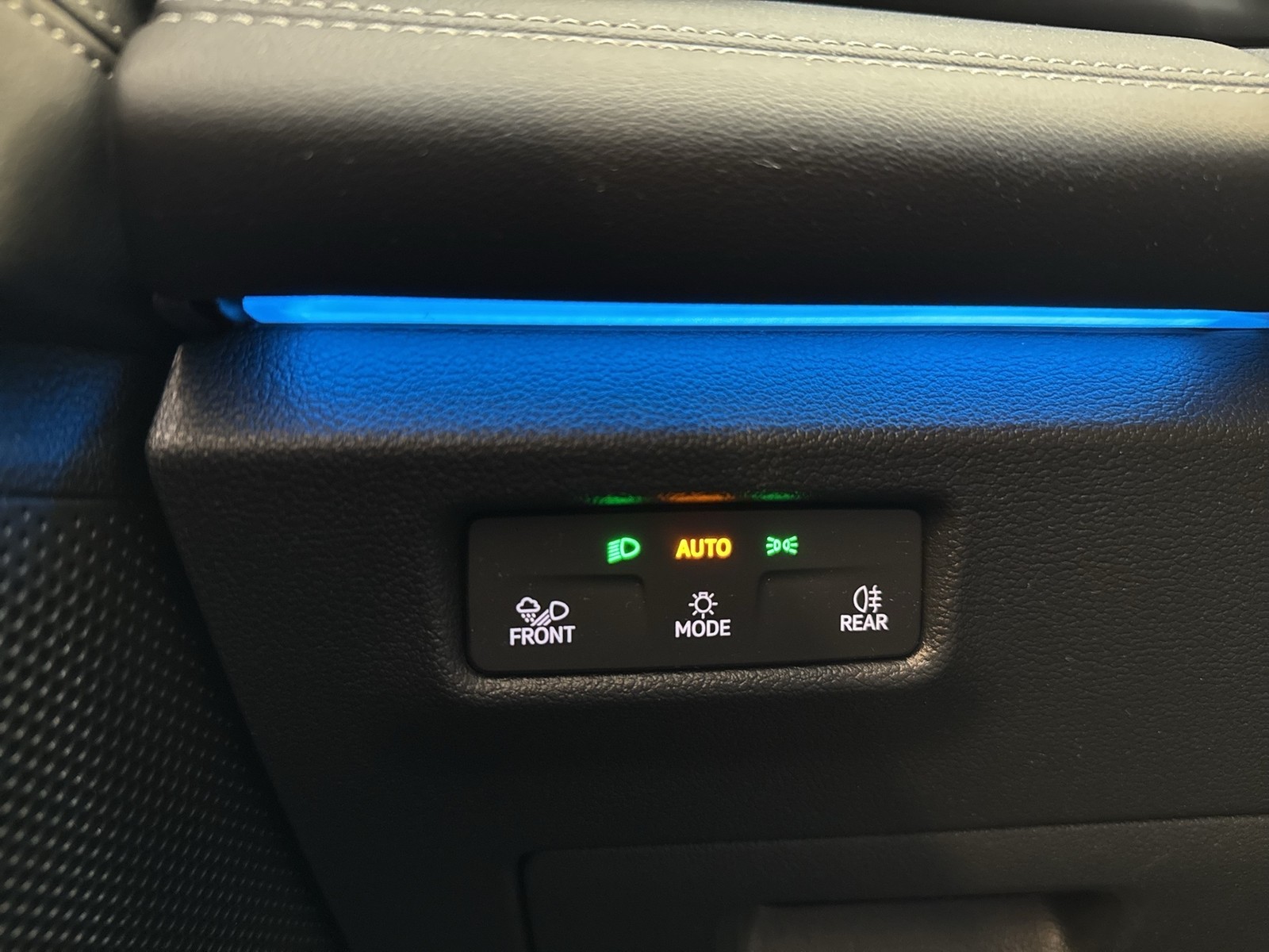 Volkswagen Tayron 1.5 eTSI LIFE 7SITZE HARMANKARDON AHK CAM