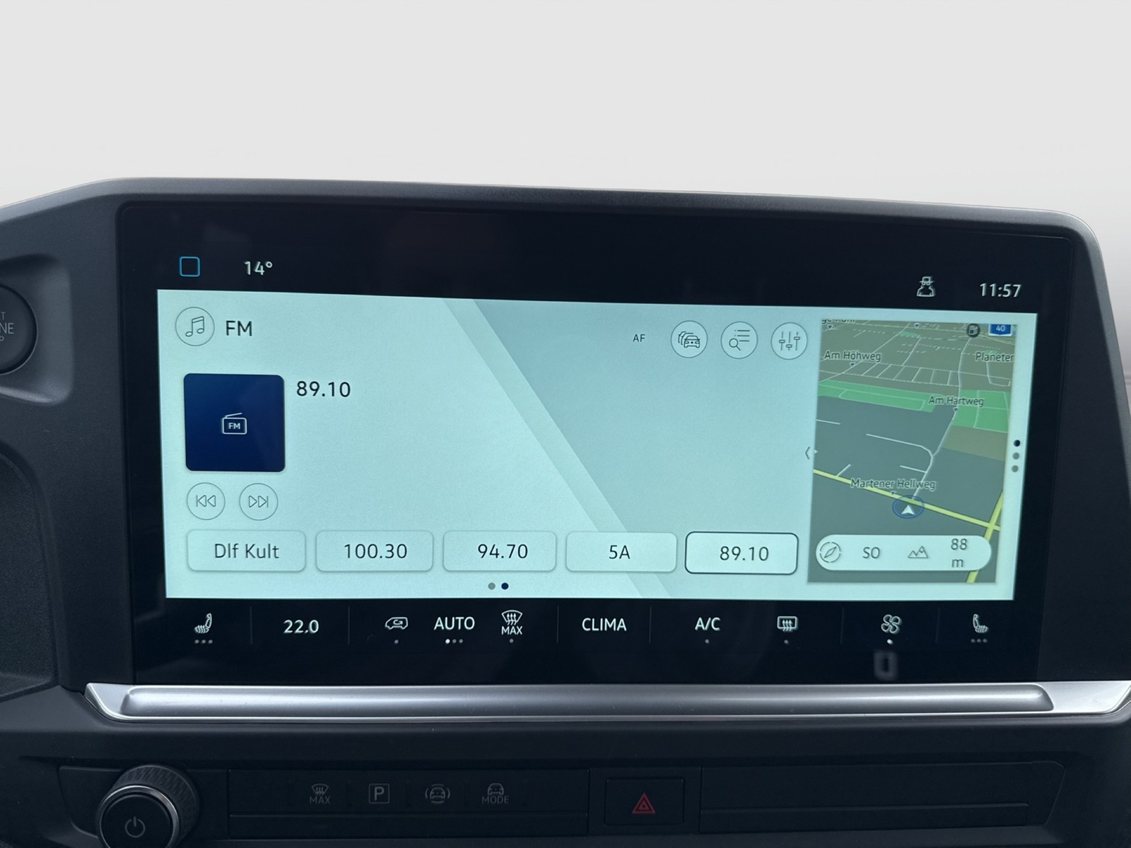 Volkswagen T7 Caravelle 2.0 LR NAVI CAM LED SITZHZG