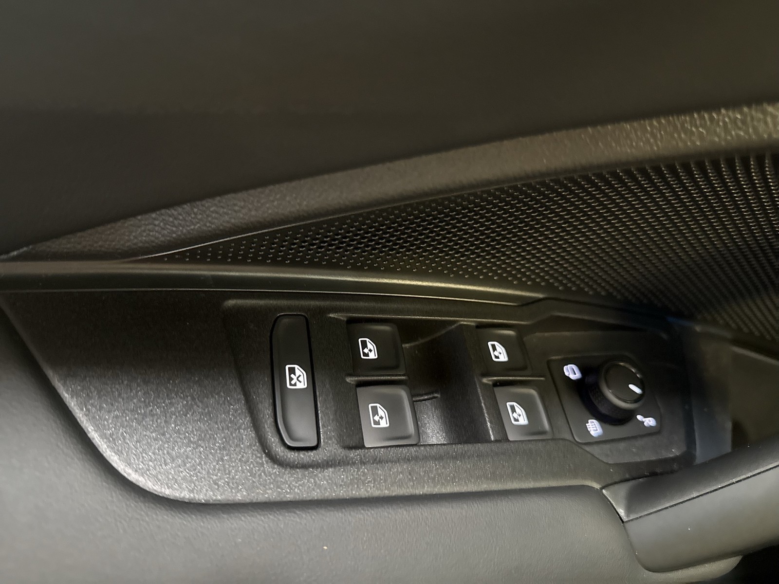Volkswagen Tayron 1.5 eTSI LIFE AHK 360°CAM ACC LM18 NAVI