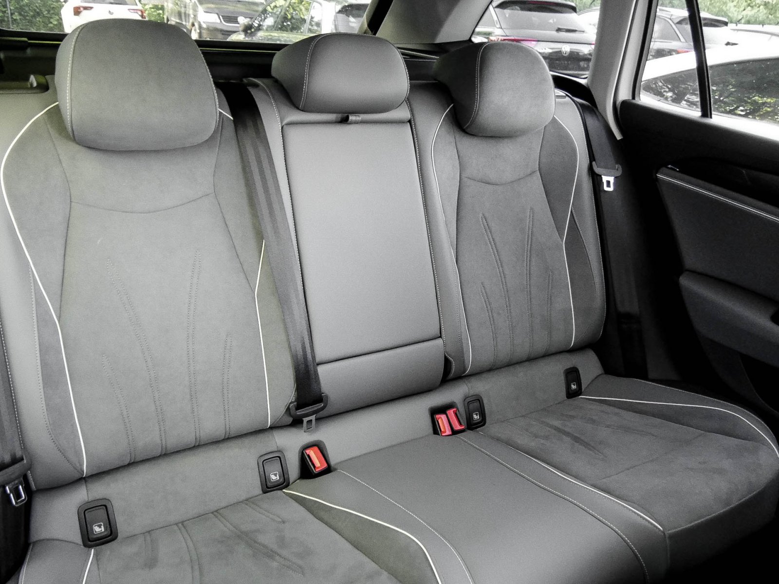 Volkswagen Passat Variant 2.0 BUSINESS NEUESMODELL AHK LM17