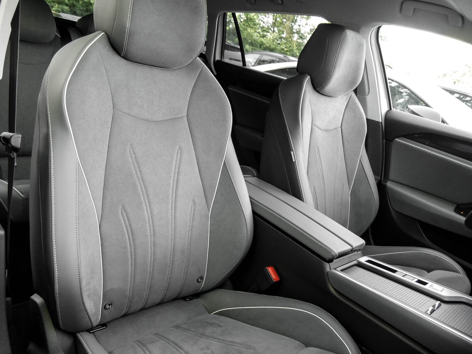 Volkswagen Passat Variant 2.0 BUSINESS NEUESMODELL AHK LM17