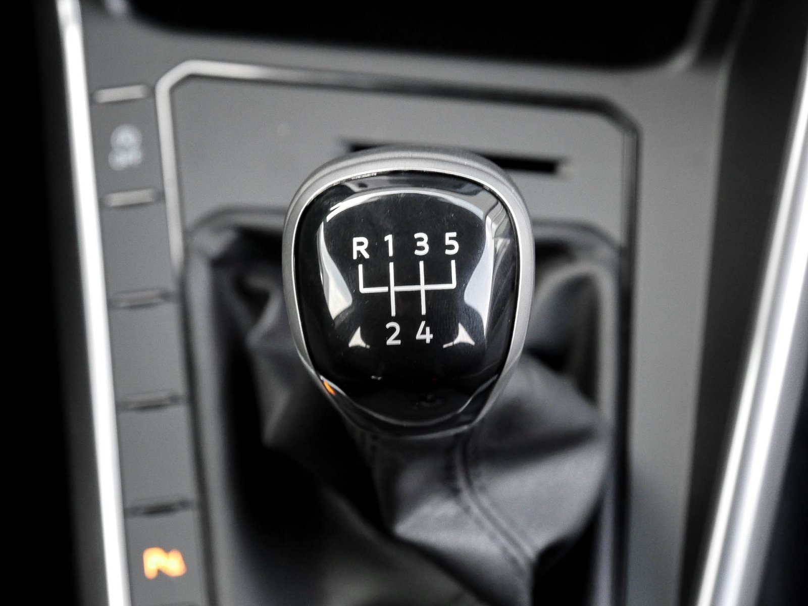 Volkswagen Taigo 1.0 LIFE ALU NAVI SITZHEIZUNG EINPARKHILFE