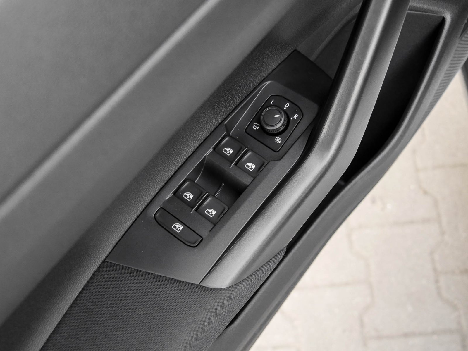 Volkswagen Taigo 1.0 LIFE ALU NAVI SITZHEIZUNG EINPARKHILFE