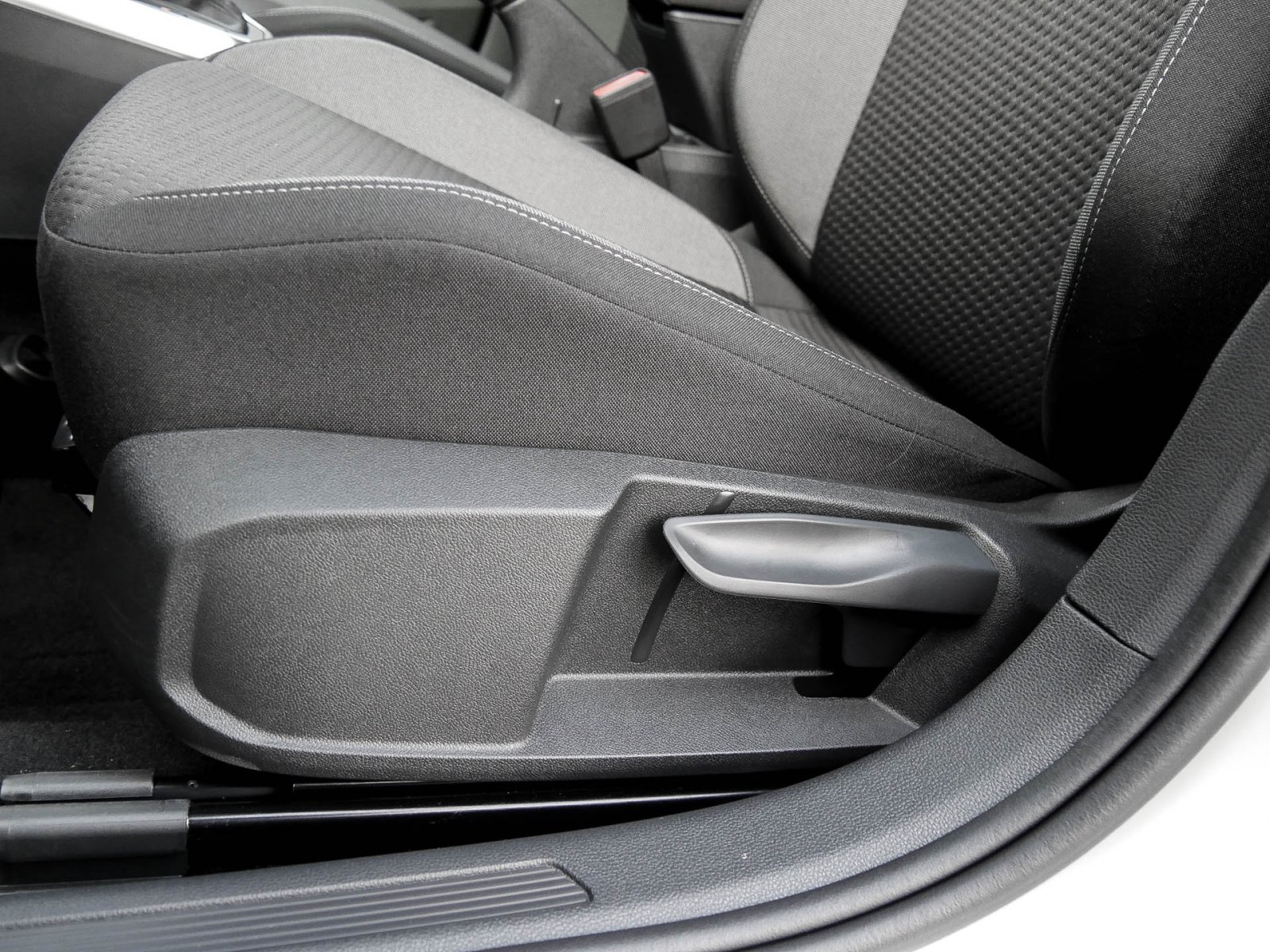 Volkswagen Taigo 1.0 LIFE ALU NAVI SITZHEIZUNG EINPARKHILFE