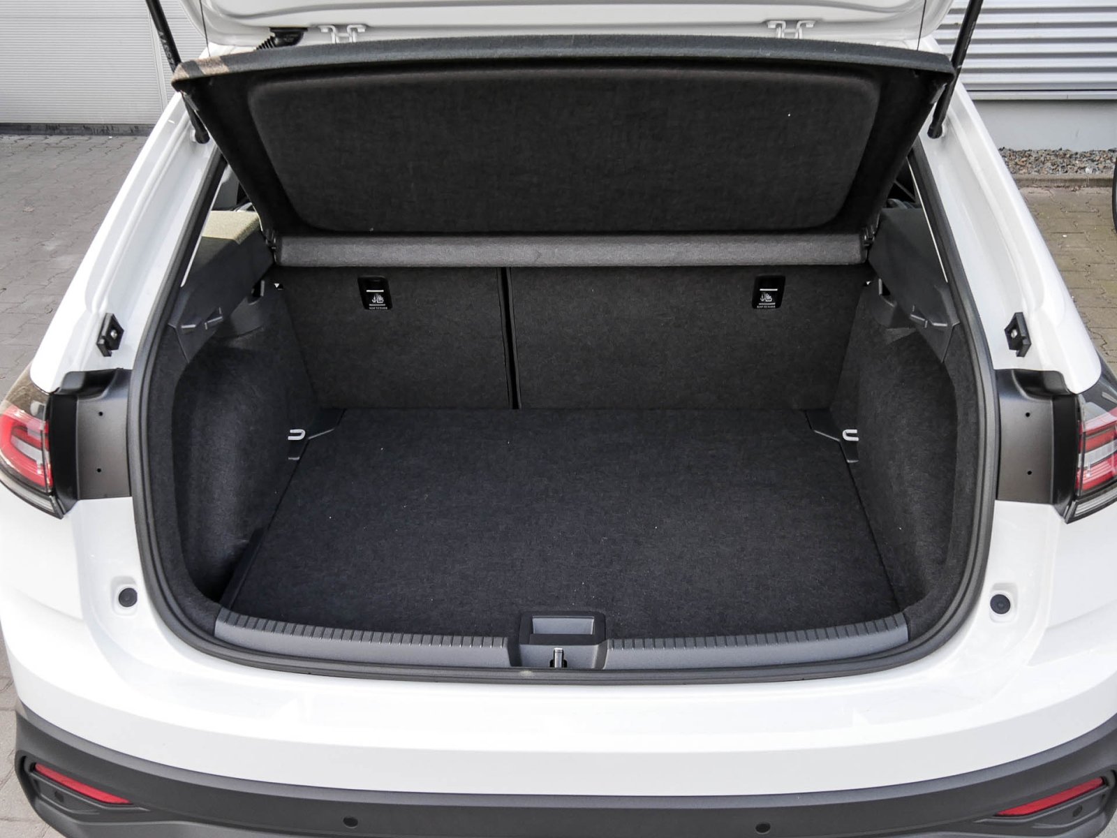 Volkswagen Taigo 1.0 LIFE ALU NAVI SITZHEIZUNG EINPARKHILFE