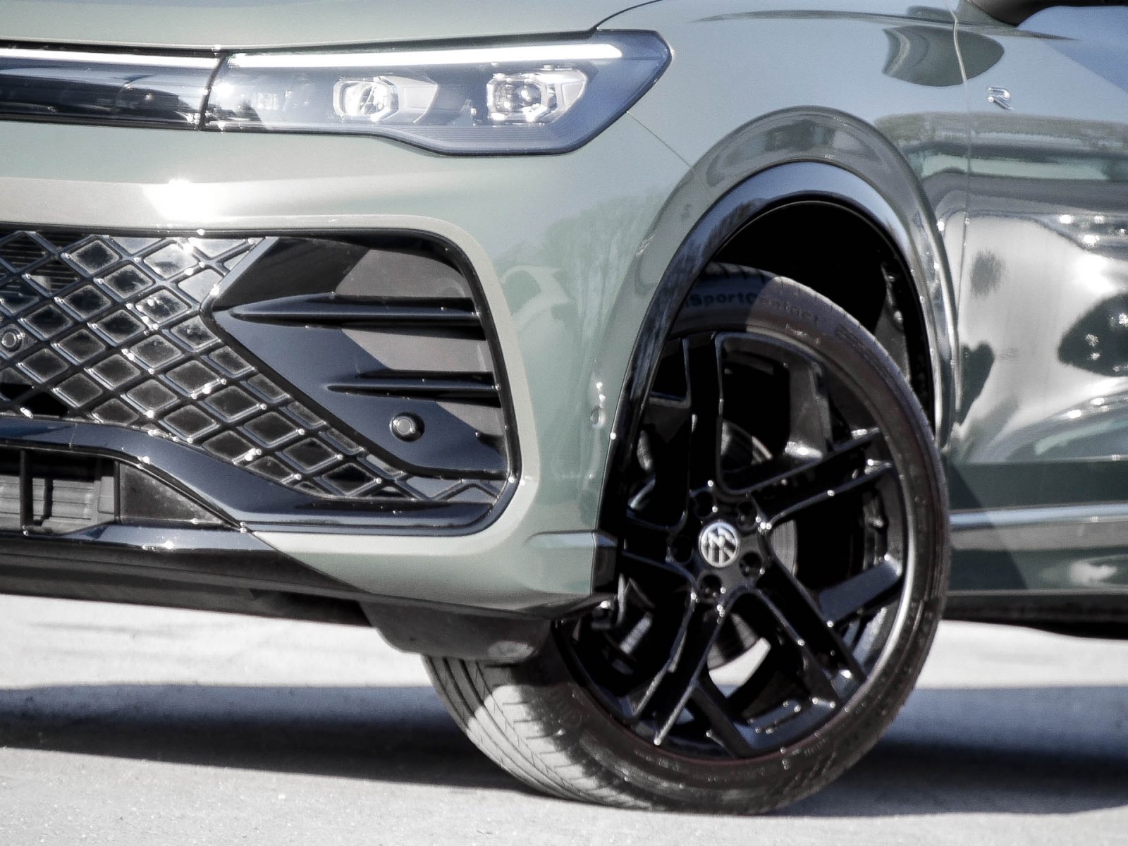 Volkswagen Tiguan 2.0 R-LINE BLACKSTYLE NEUESMODELL AHK 20Z
