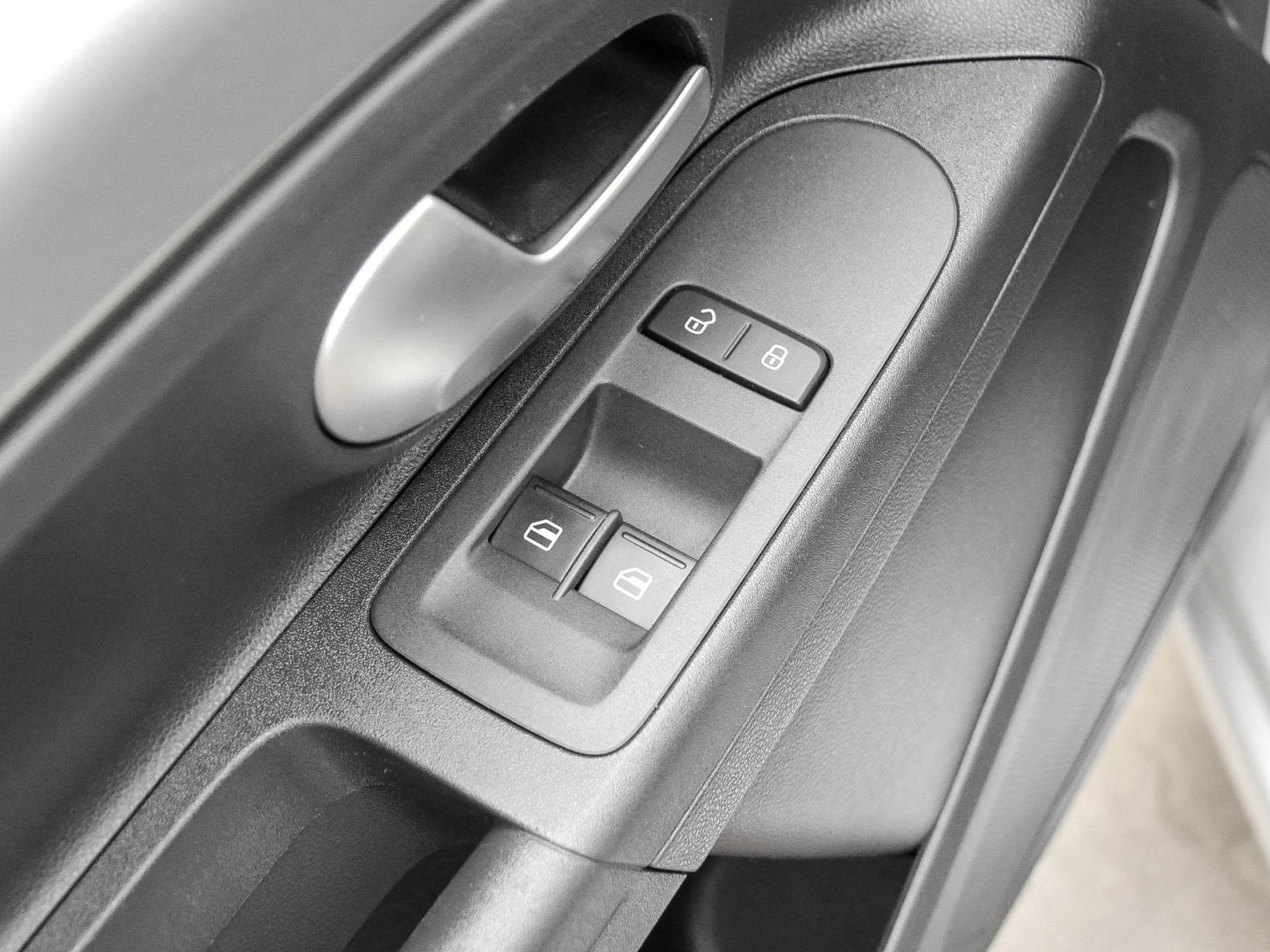 Volkswagen up! e-up! move up! 4TÜREN CAM ALU EINPARKHILFE DAB+