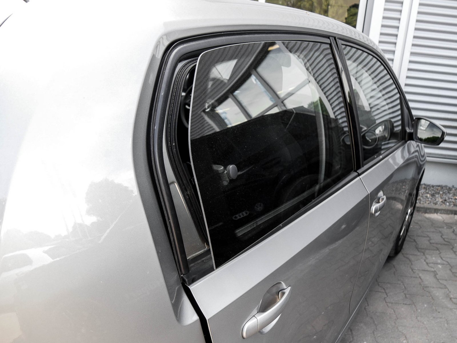 Volkswagen up! e-up! move up! 4TÜREN CAM ALU EINPARKHILFE DAB+