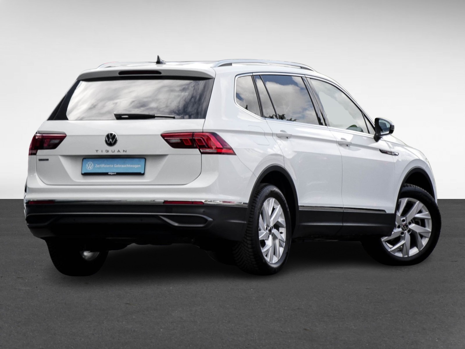 Volkswagen Tiguan Allspace 1.5 LIFE 7SITZE AHK LM18 NAVI
