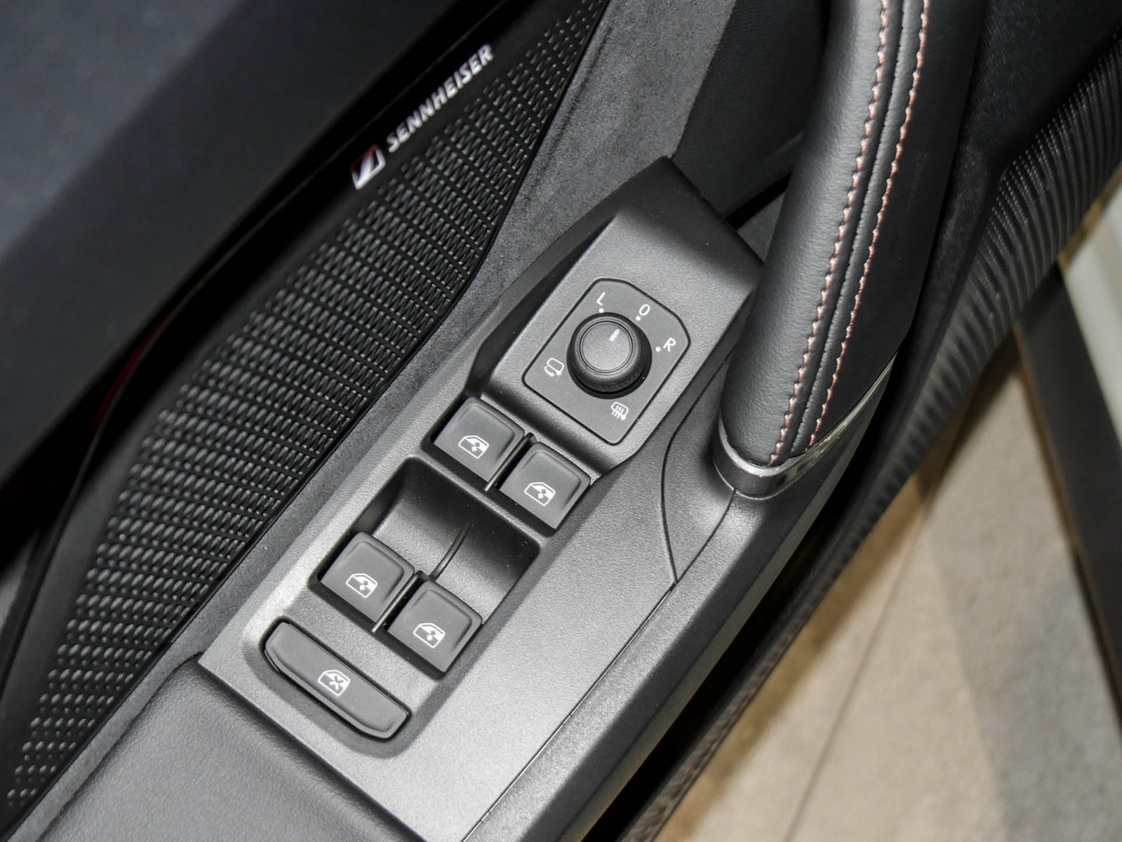 Cupra Leon 2.0 VZ DSG SENNH NAV CAM LENKRAD-&SITZHZG