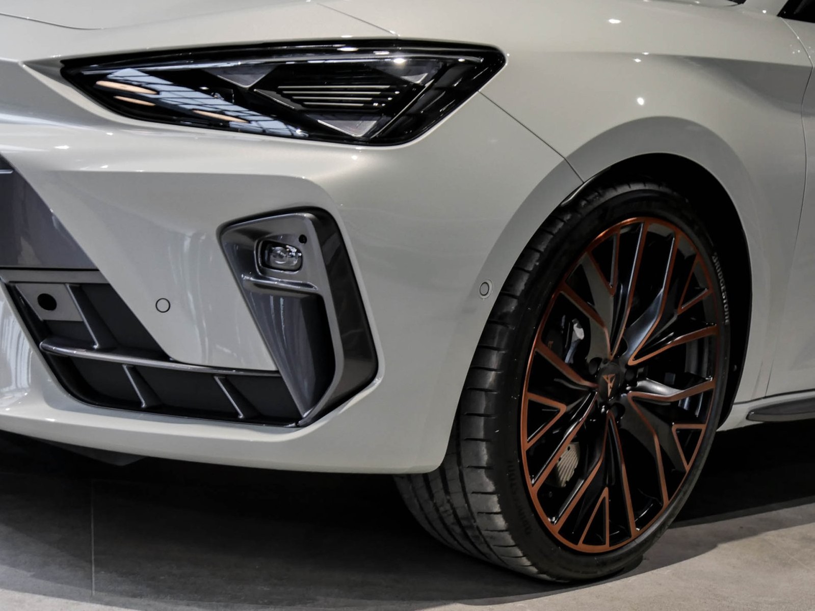Cupra Leon 2.0 VZ DSG SENNH NAV CAM LENKRAD-&SITZHZG