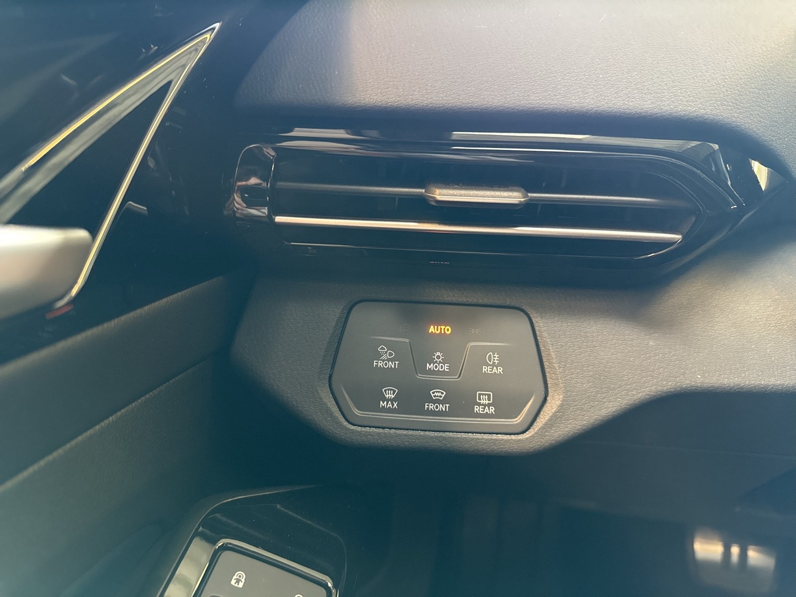 Volkswagen ID.4 GTX 4X4 AHK CAM ACC LM20 MATRIX NAVI SITZHZ