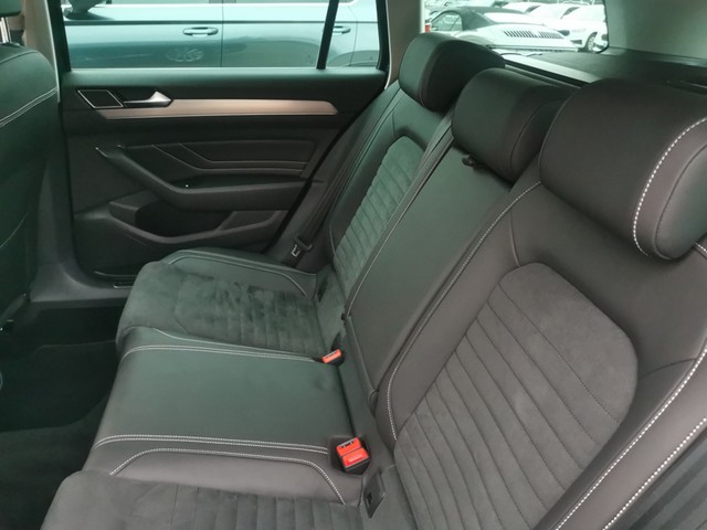 Volkswagen Passat Variant 2.0 ELEGANCE AHK KAMERA ALU17 NAVI