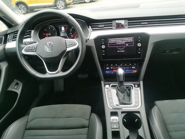 Volkswagen Passat Variant 2.0 ELEGANCE AHK KAMERA ALU17 NAVI
