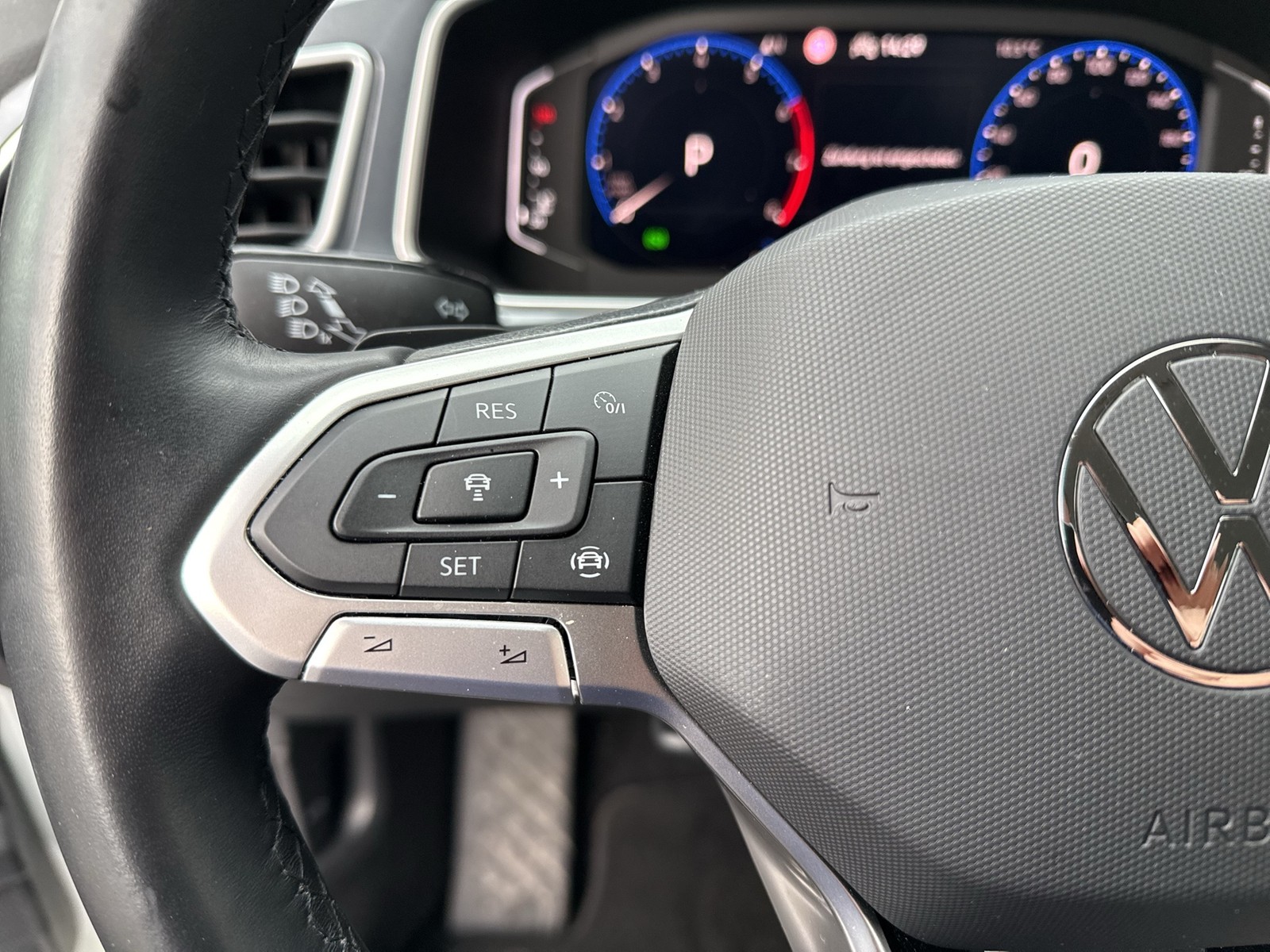 Volkswagen T-Roc 1.5 STYLE BEATS ACC NAVI LM17 LED+ CARPLAY