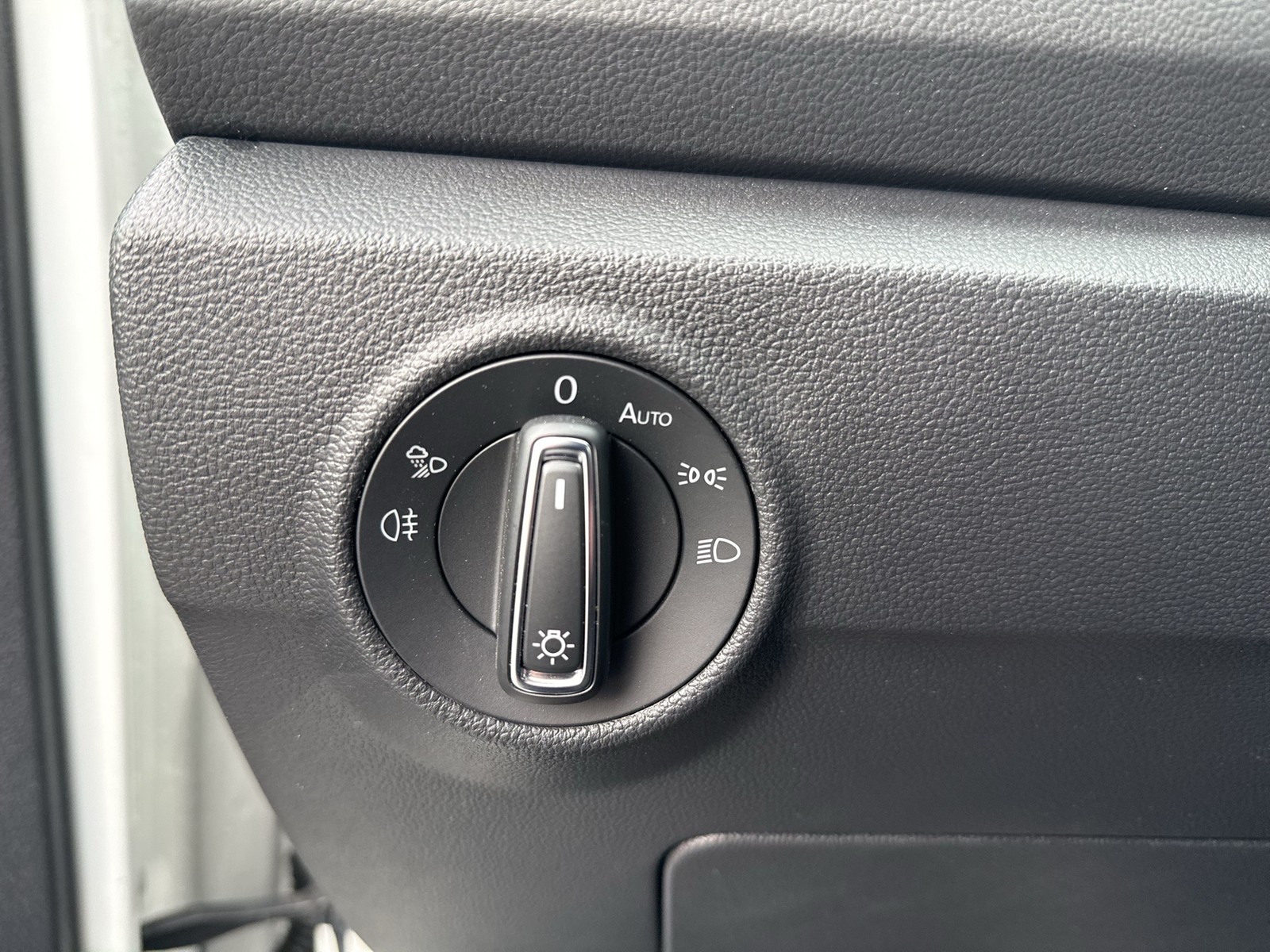 Volkswagen T-Roc 1.5 STYLE BEATS ACC NAVI LM17 LED+ CARPLAY