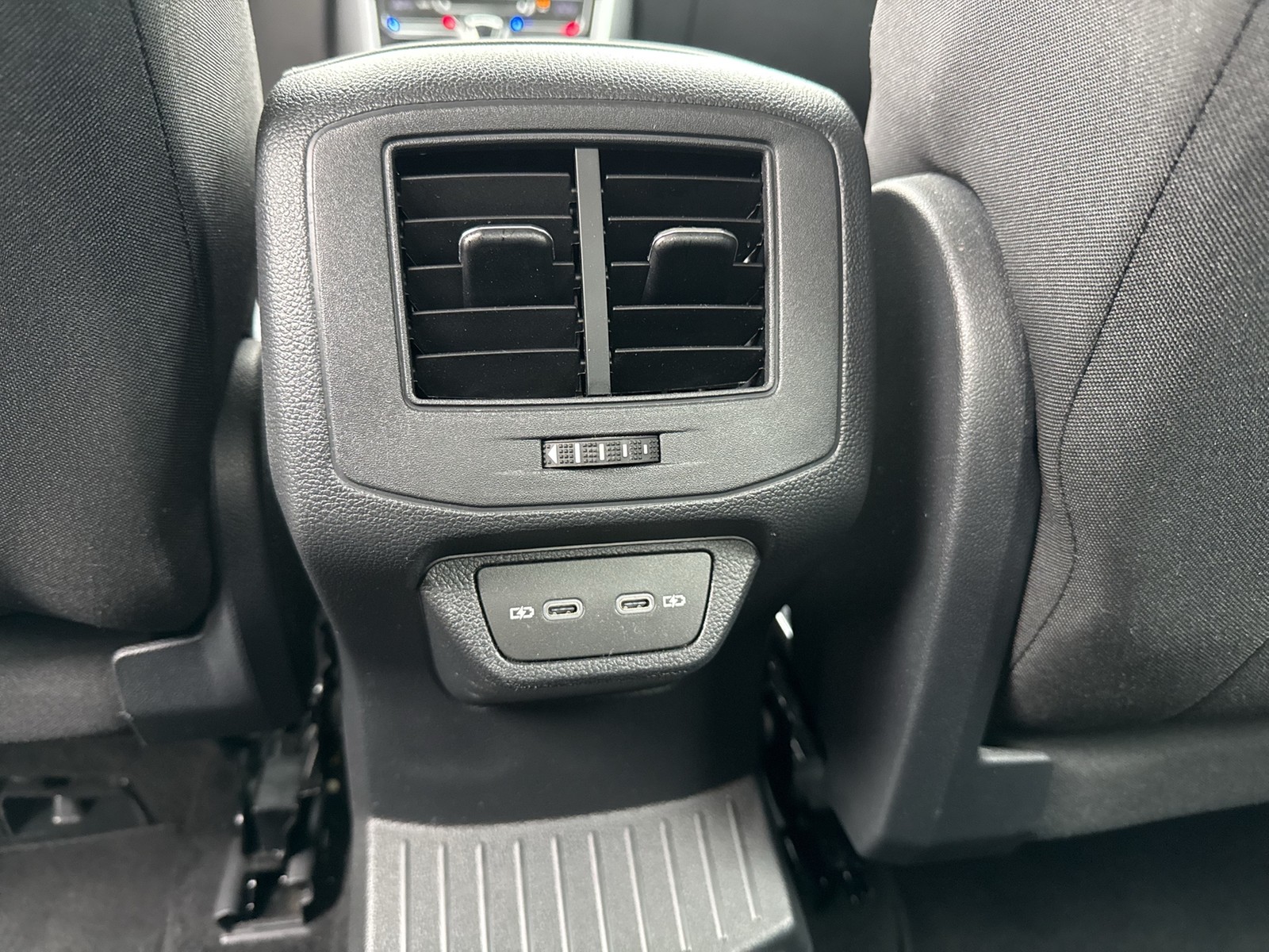 Volkswagen T-Roc 1.5 STYLE BEATS ACC NAVI LM17 LED+ CARPLAY