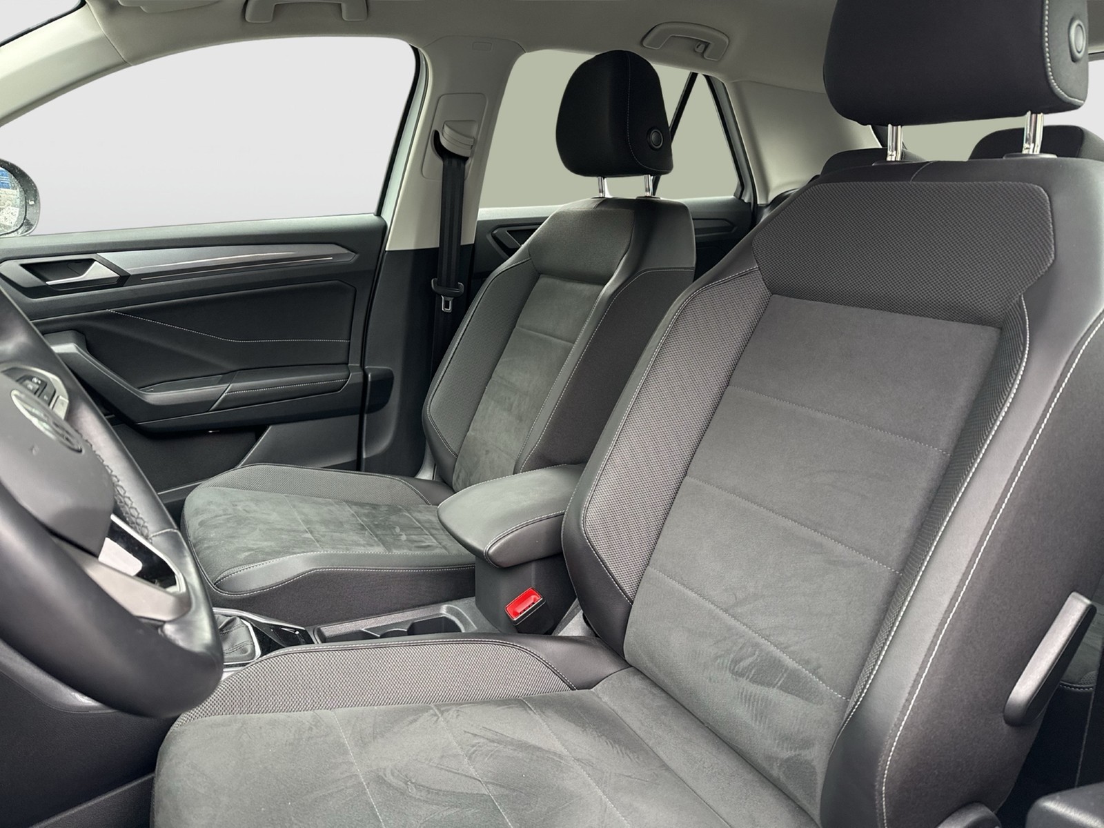 Volkswagen T-Roc 1.5 STYLE BEATS ACC NAVI LM17 LED+ CARPLAY