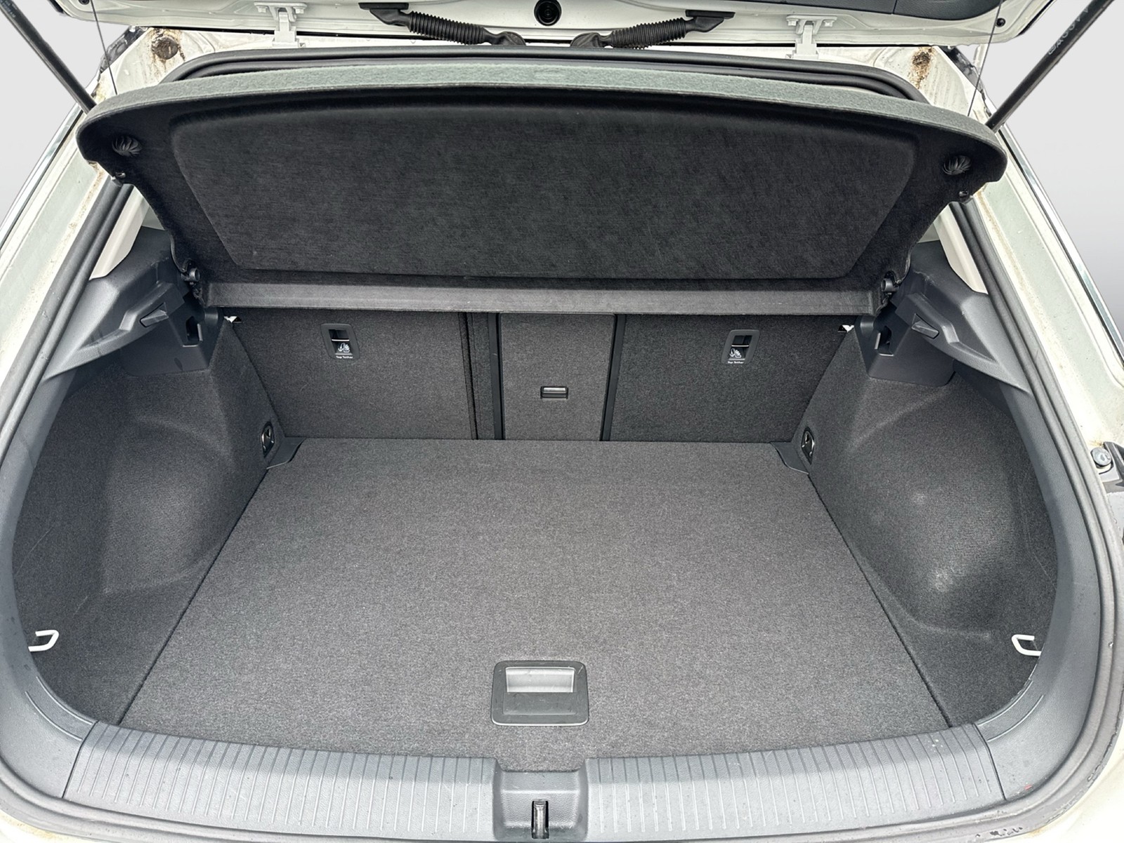 Volkswagen T-Roc 1.5 STYLE BEATS ACC NAVI LM17 LED+ CARPLAY