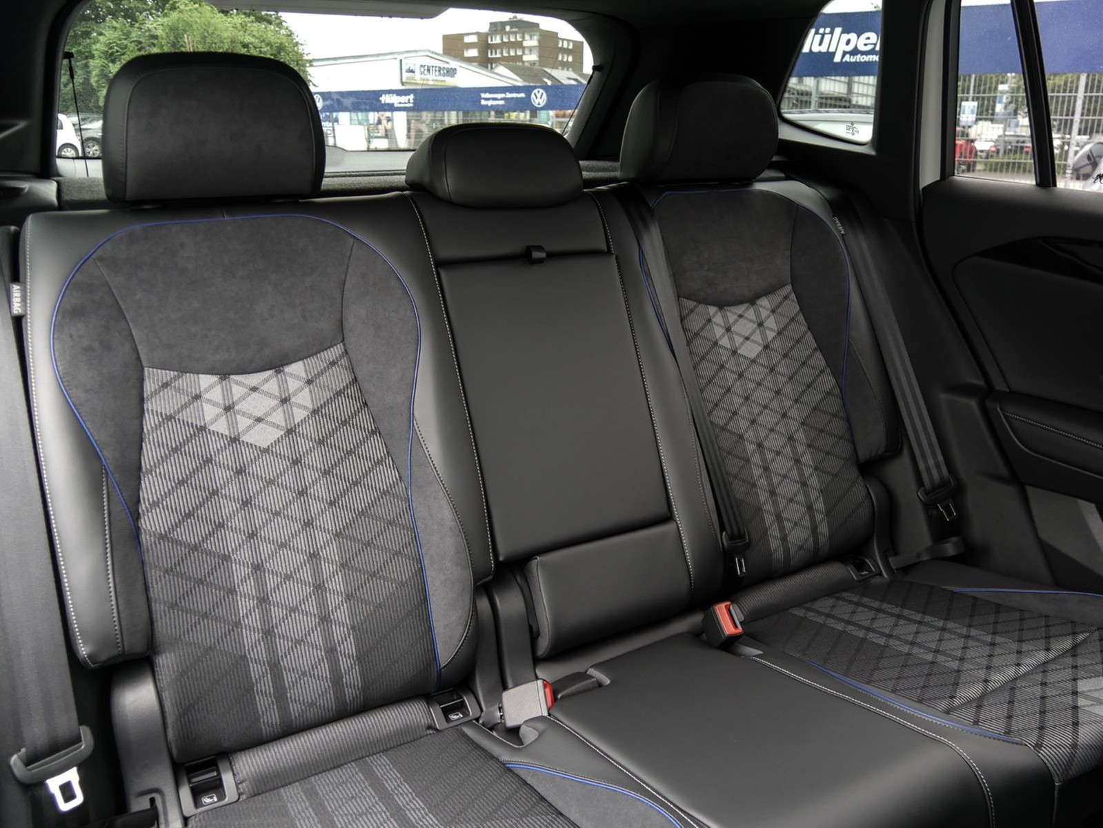 Volkswagen Tiguan 2.0 TDI R-LINE DSG HARMANKARDON eKLAPPE