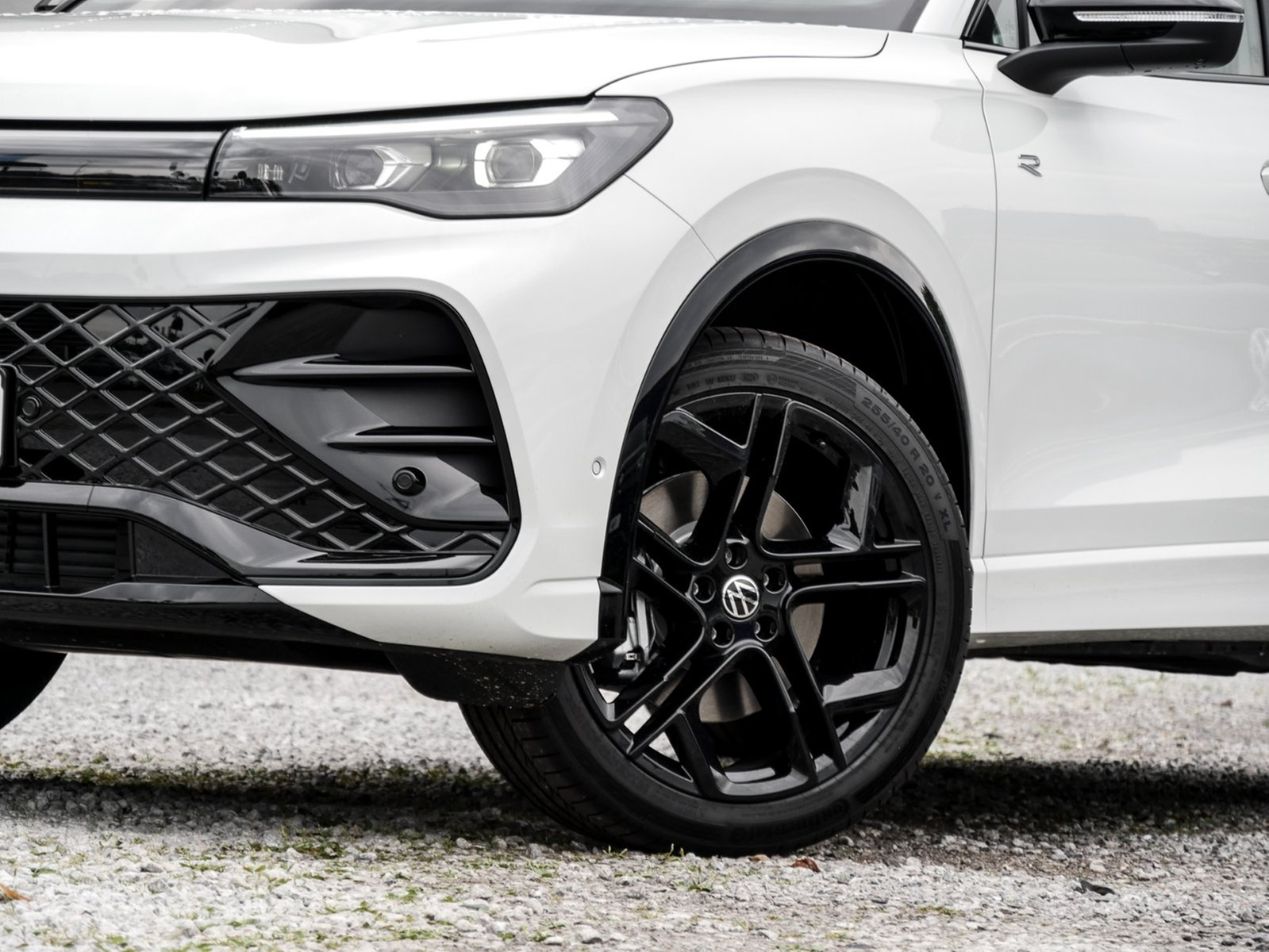 Volkswagen Tiguan 2.0 TDI R-LINE DSG HARMANKARDON eKLAPPE