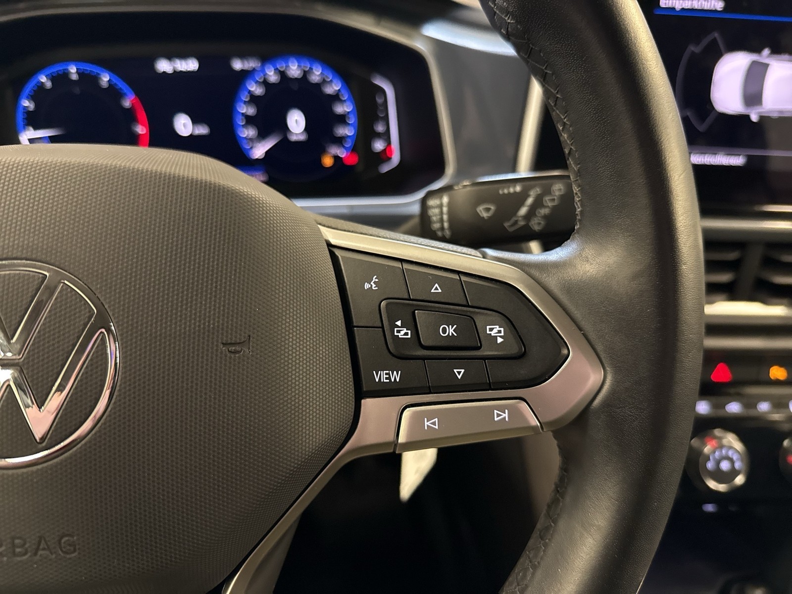 Volkswagen T-Roc 1.0 STYLE ACC LM17 LED+ CARPLAY SITZHEIZ.