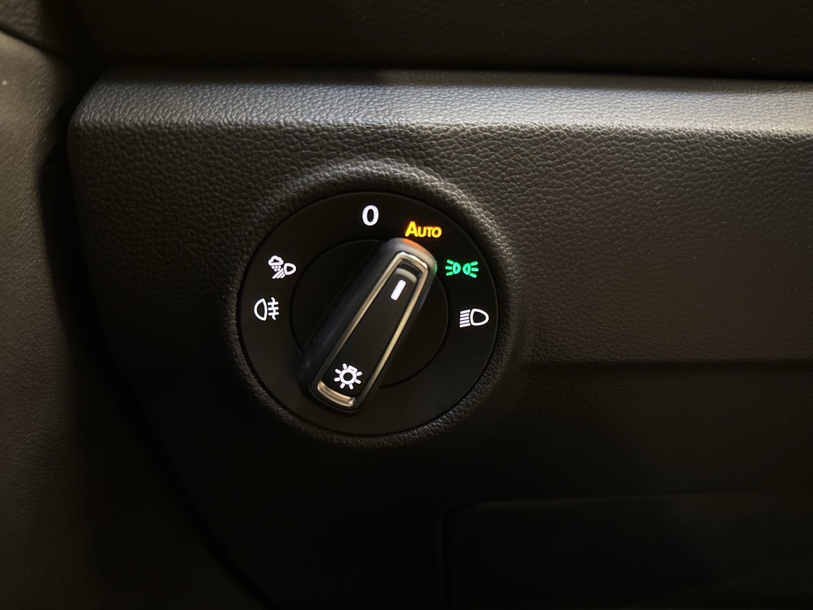 Volkswagen T-Roc 1.0 STYLE ACC LM17 LED+ CARPLAY SITZHEIZ.