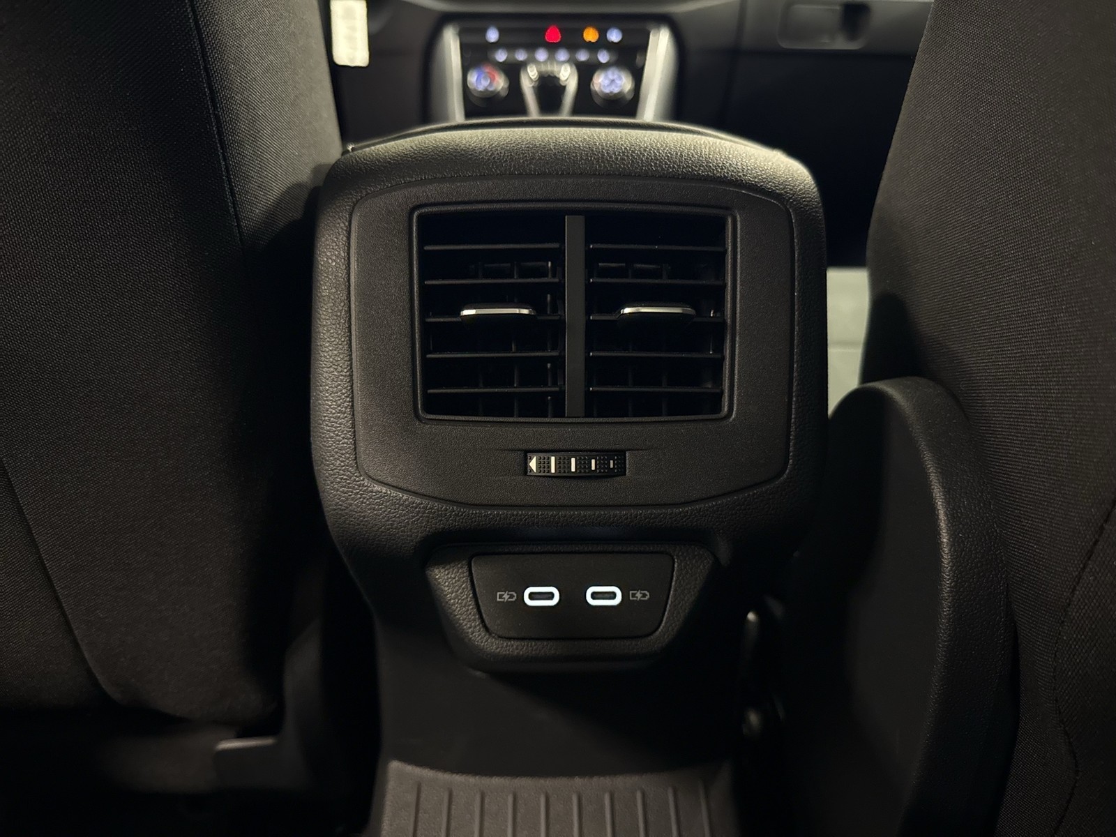 Volkswagen T-Roc 1.0 STYLE ACC LM17 LED+ CARPLAY SITZHEIZ.