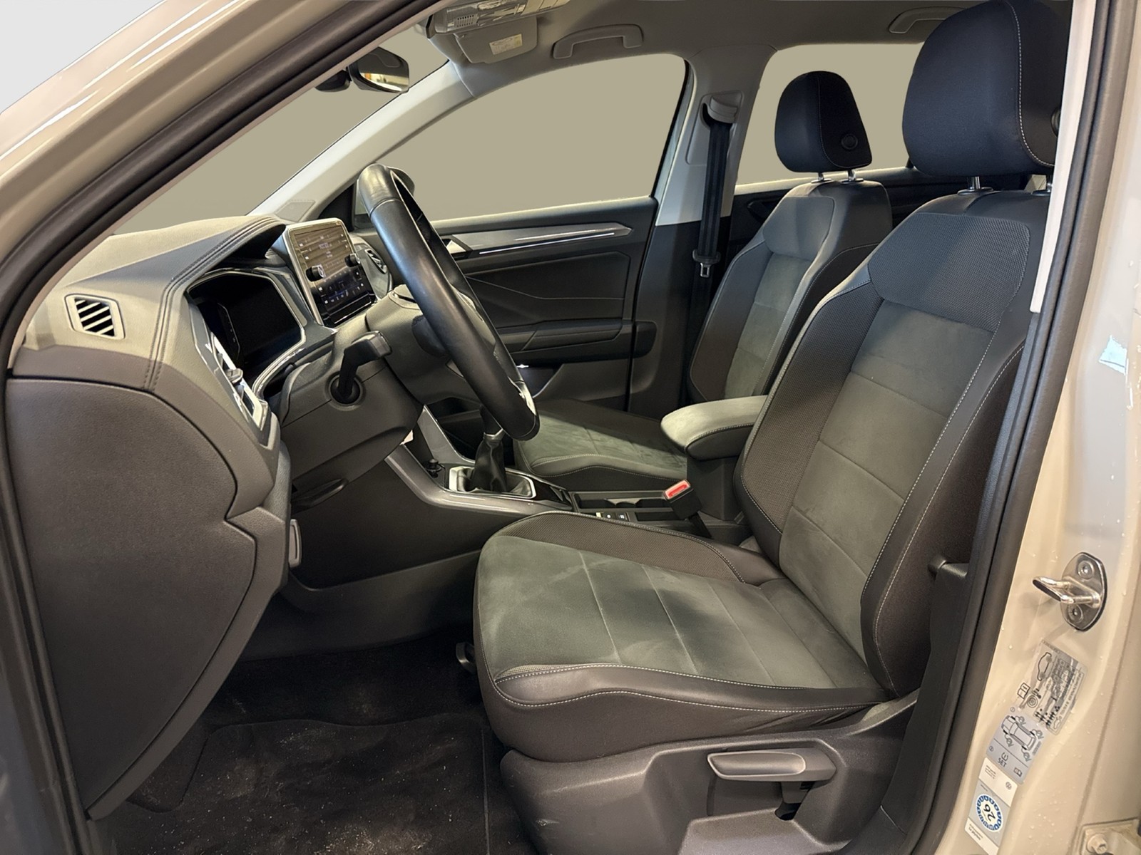 Volkswagen T-Roc 1.0 STYLE ACC LM17 LED+ CARPLAY SITZHEIZ.