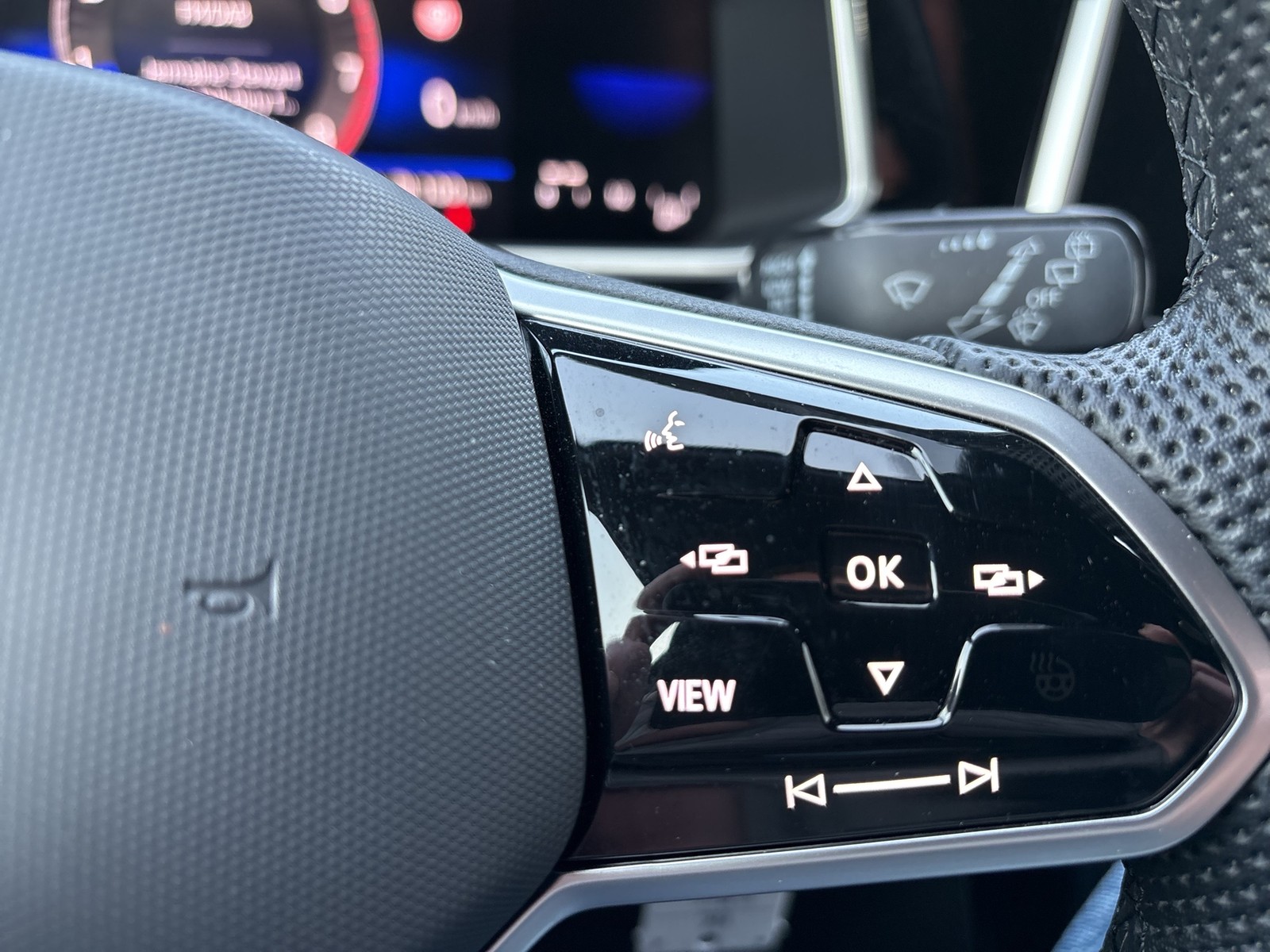 Volkswagen T-Roc 1.0 R-LINE CAM ACC NAVI LM17 LED+ CARPLAY