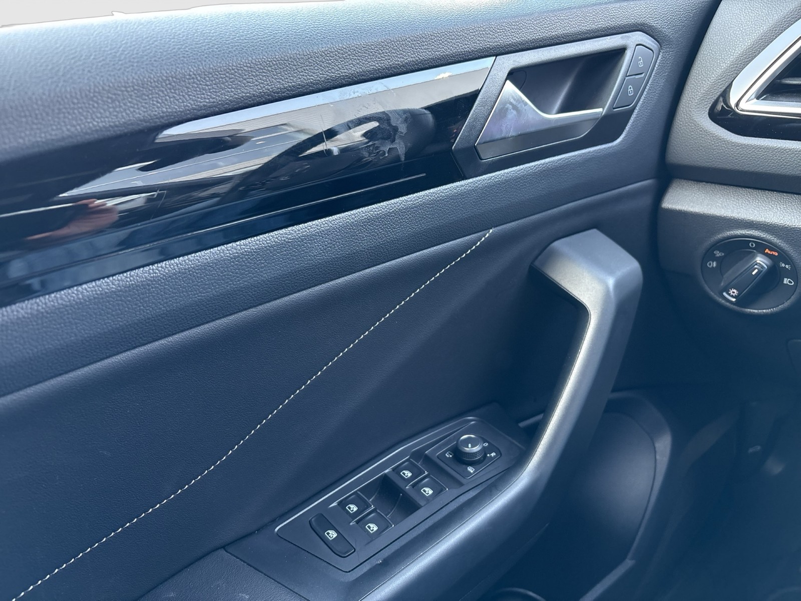 Volkswagen T-Roc 1.0 R-LINE CAM ACC NAVI LM17 LED+ CARPLAY