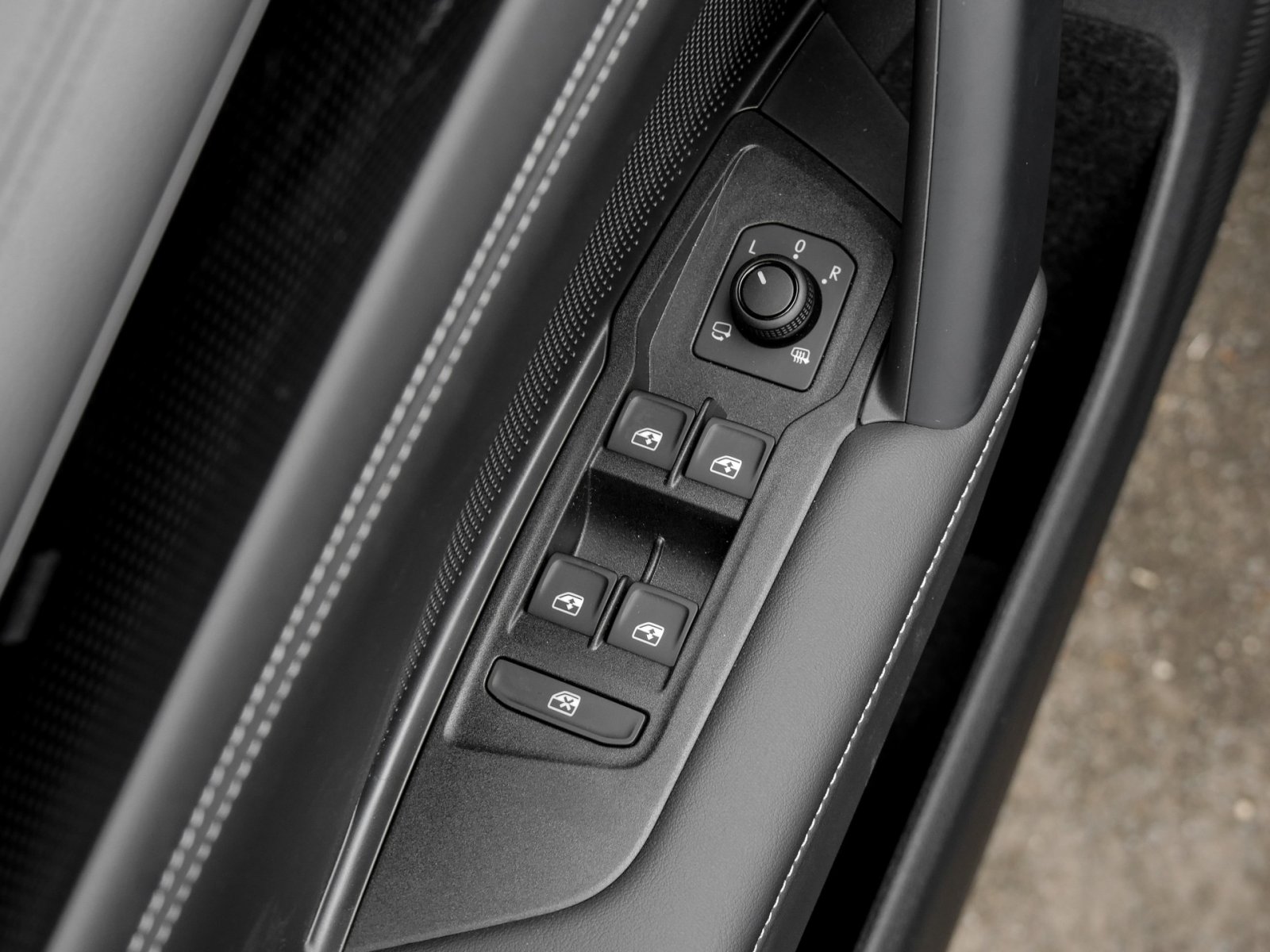 Volkswagen Tiguan 1.5 HYBRID LIFE NEUES MODELL CAM ACC LM18