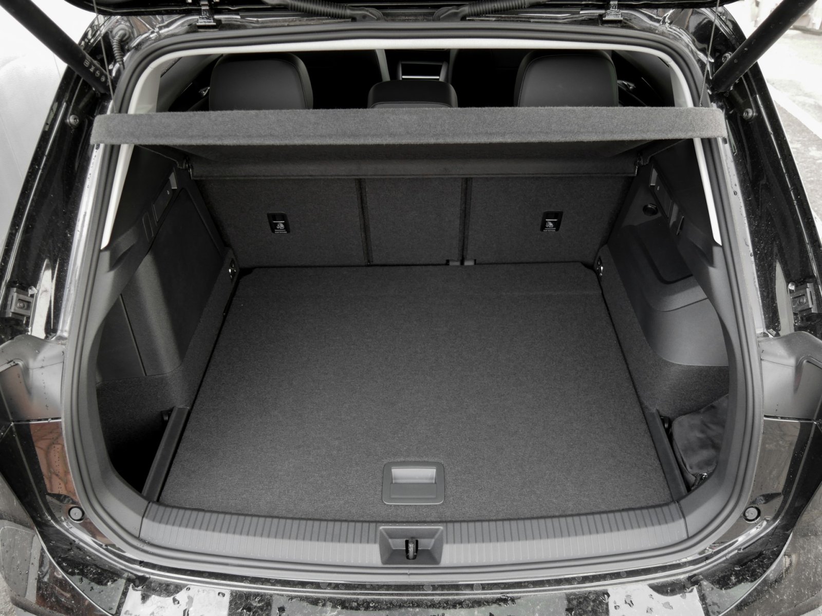 Volkswagen Tiguan 1.5 HYBRID LIFE NEUES MODELL CAM ACC LM18