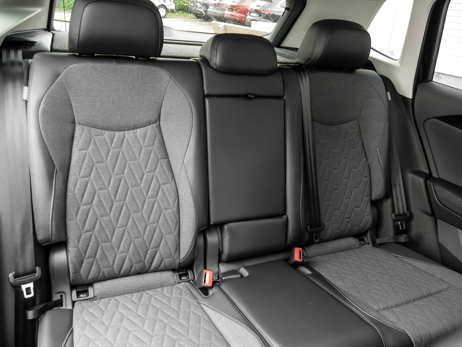 Volkswagen Tiguan 1.5 HYBRID LIFE NEUES MODELL CAM ACC LM18