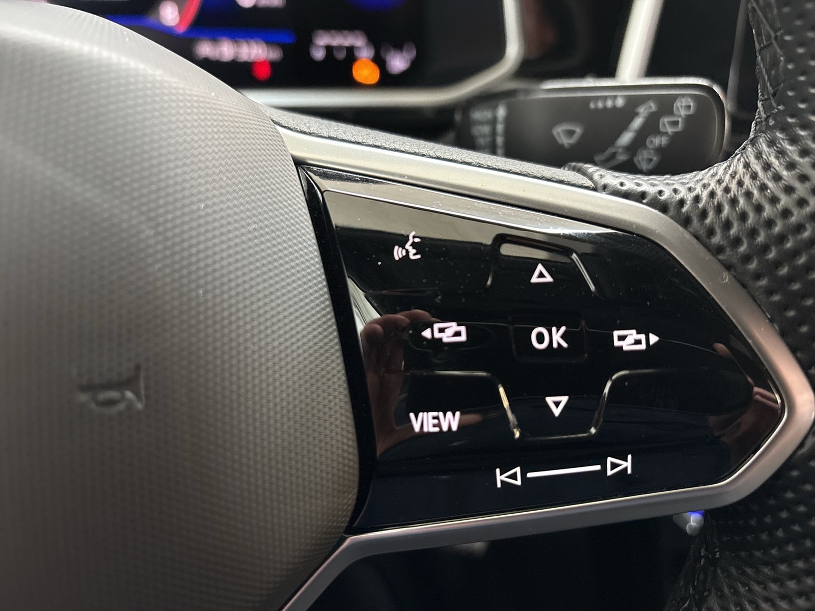 Volkswagen T-Roc 1.0 R-LINE CAM ACC NAVI LM17 LED+ CARPLAY