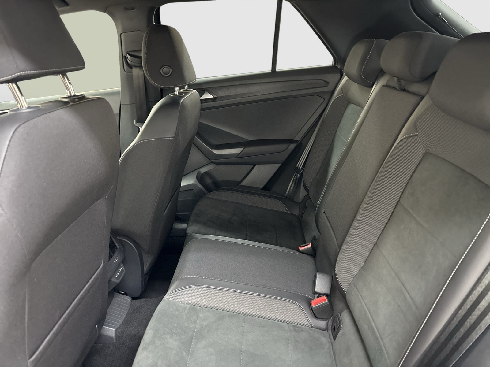 Volkswagen T-Roc 1.0 R-LINE CAM ACC NAVI LM17 LED+ CARPLAY