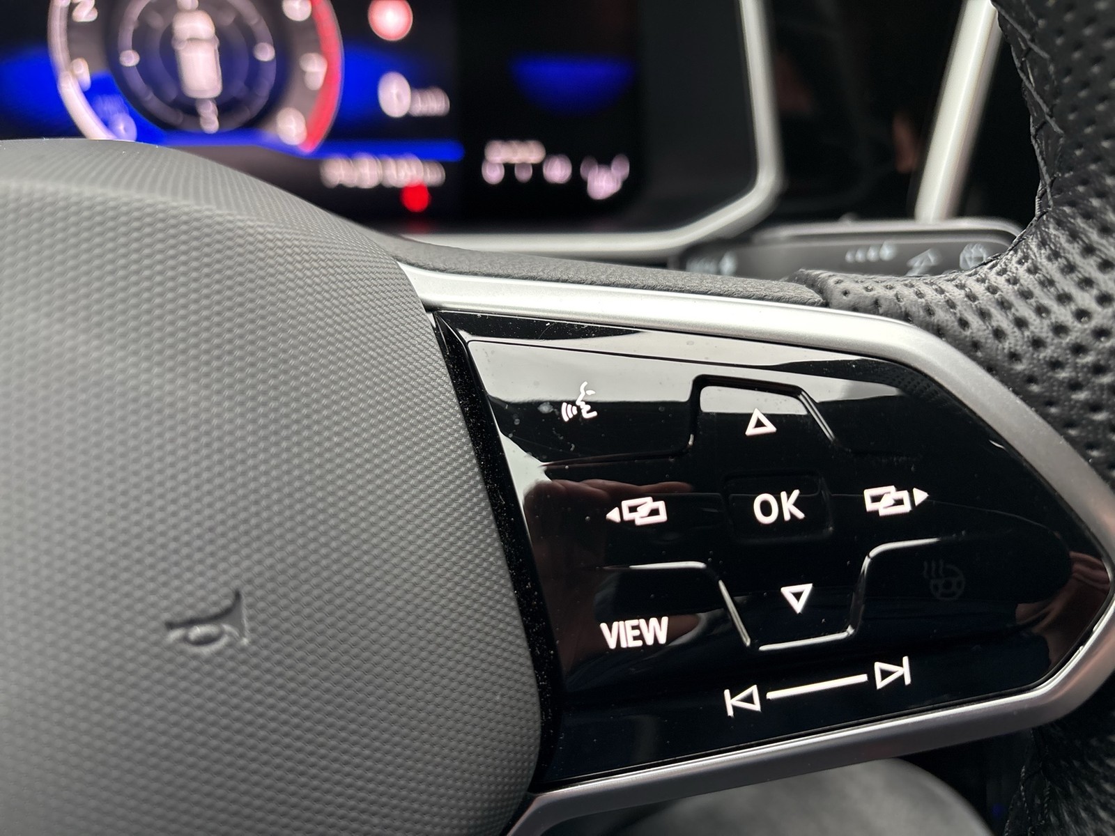 Volkswagen T-Roc 1.0 R-LINE CAM ACC NAVI LM17 LED+ CARPLAY