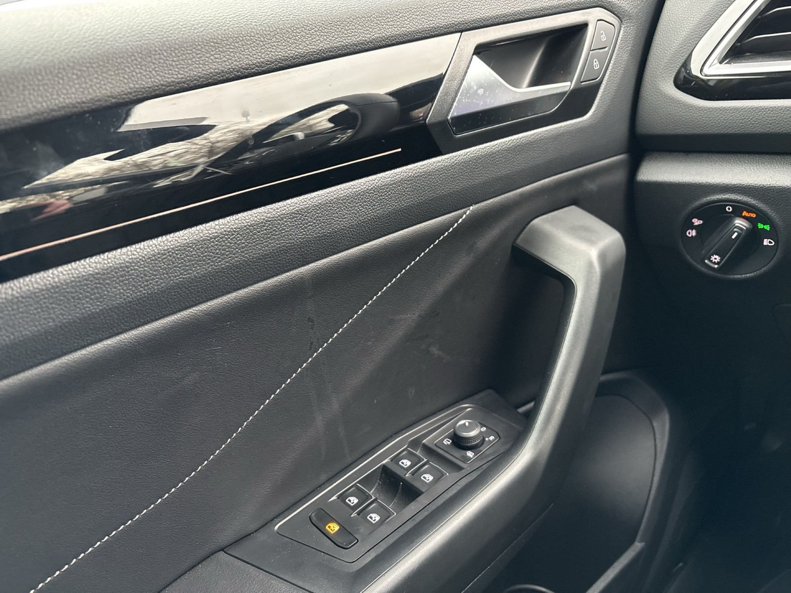 Volkswagen T-Roc 1.0 R-LINE CAM ACC NAVI LM17 LED+ CARPLAY