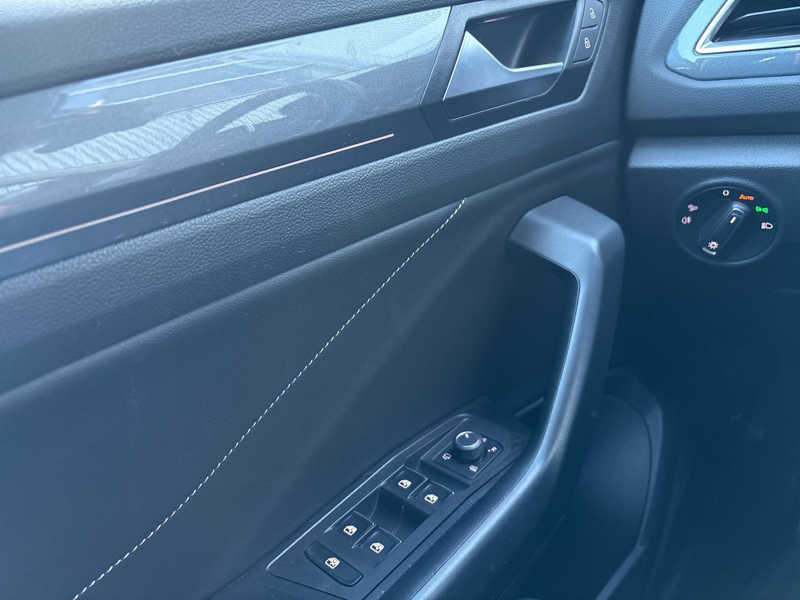 Volkswagen T-Roc 1.0 STYLE ACC NAVI LM17 LED+ CARPLAY