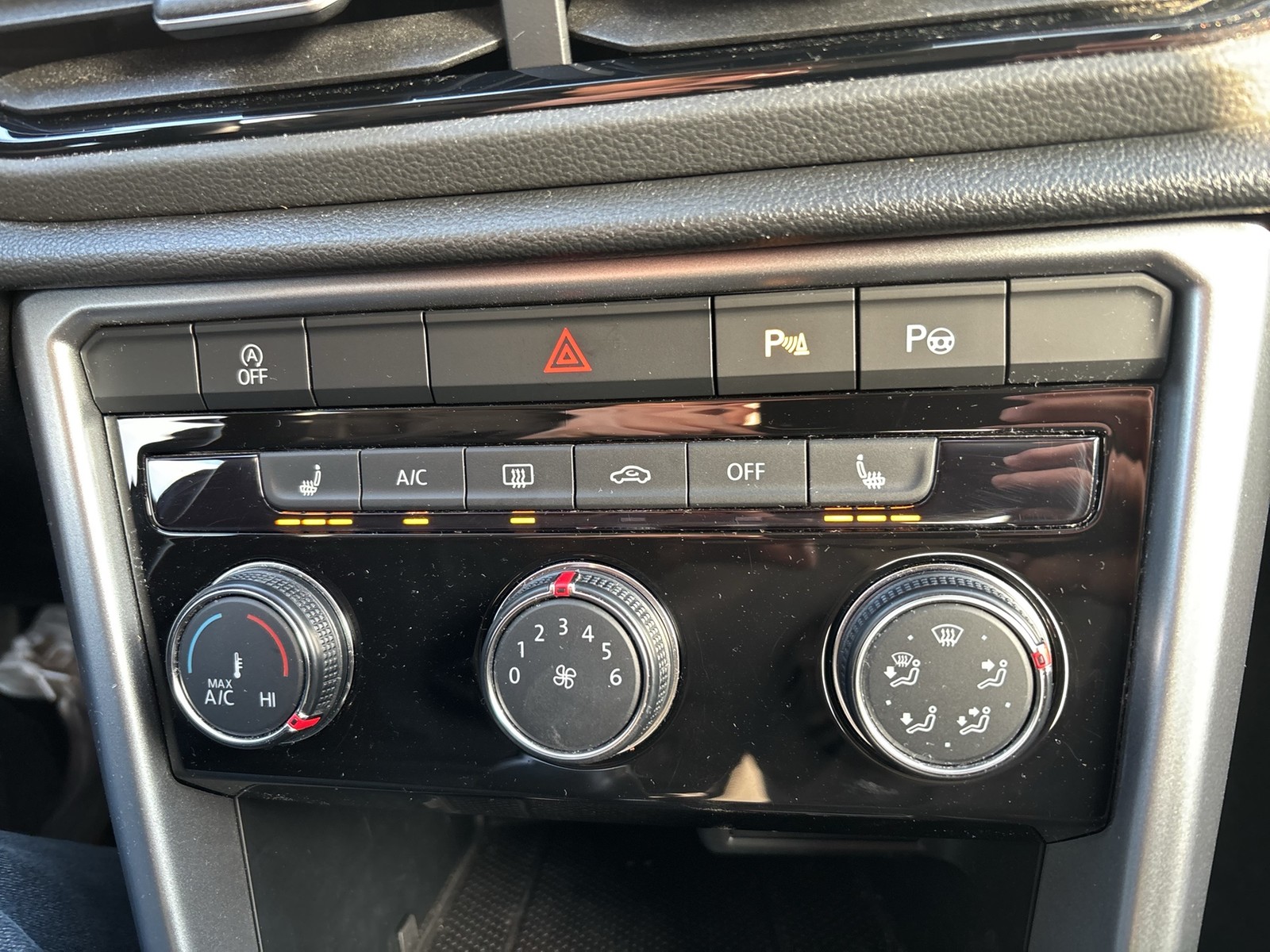 Volkswagen T-Roc 1.0 LIFE CARPLAY ALU SITZHEIZUNG LED DAB+